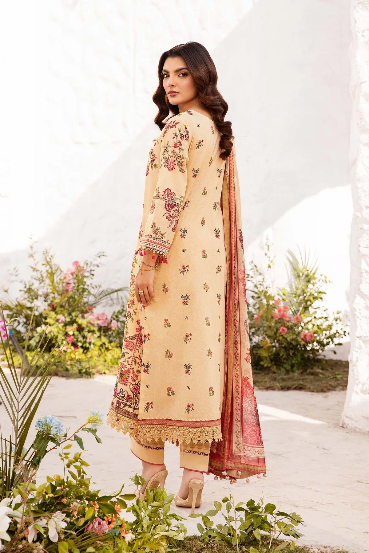 Maria B 3Pc Embroidered Lawn Suit MB-CUS25-705A gulbuy.com