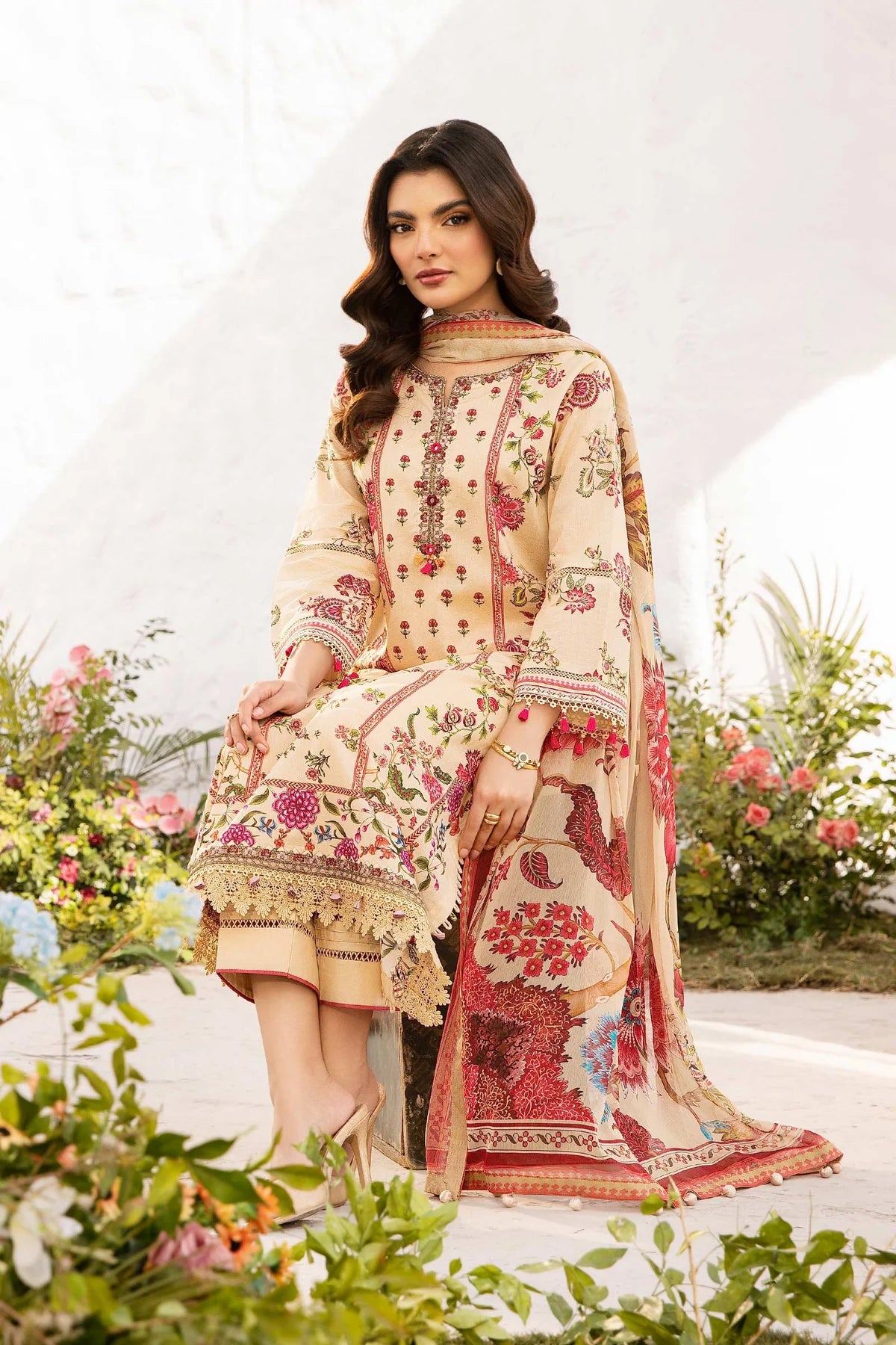Maria B 3Pc Embroidered Lawn Suit MB-CUS25-705A gulbuy.com