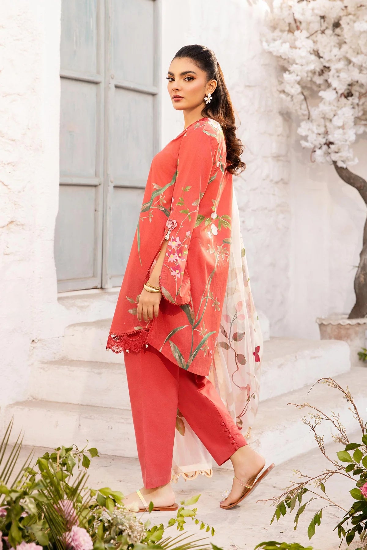 Maria B 3Pc Embroidered Lawn Suit MB-CUS25-707B gulbuy.com