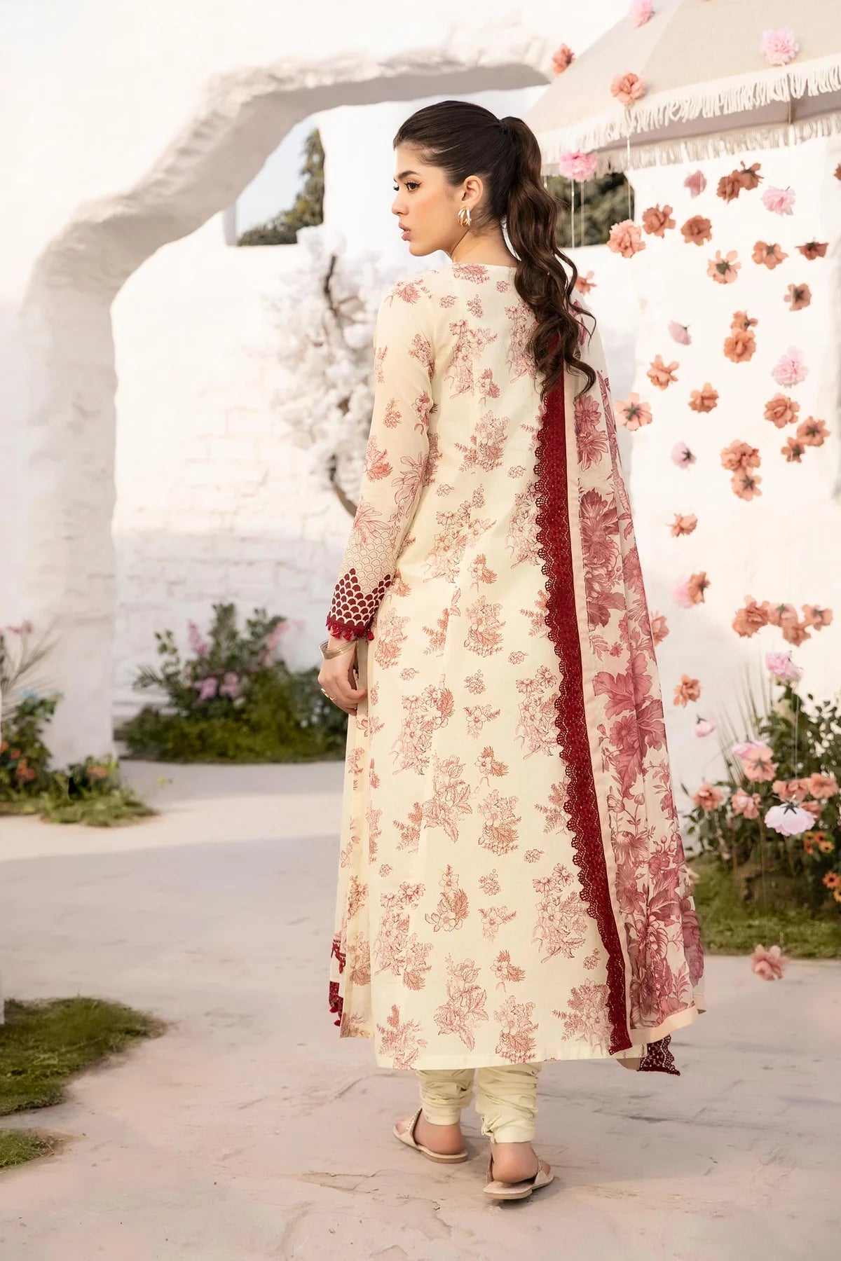Maria B 3Pc Embroidered Lawn Suit MB-CUS25-708A gulbuy.com