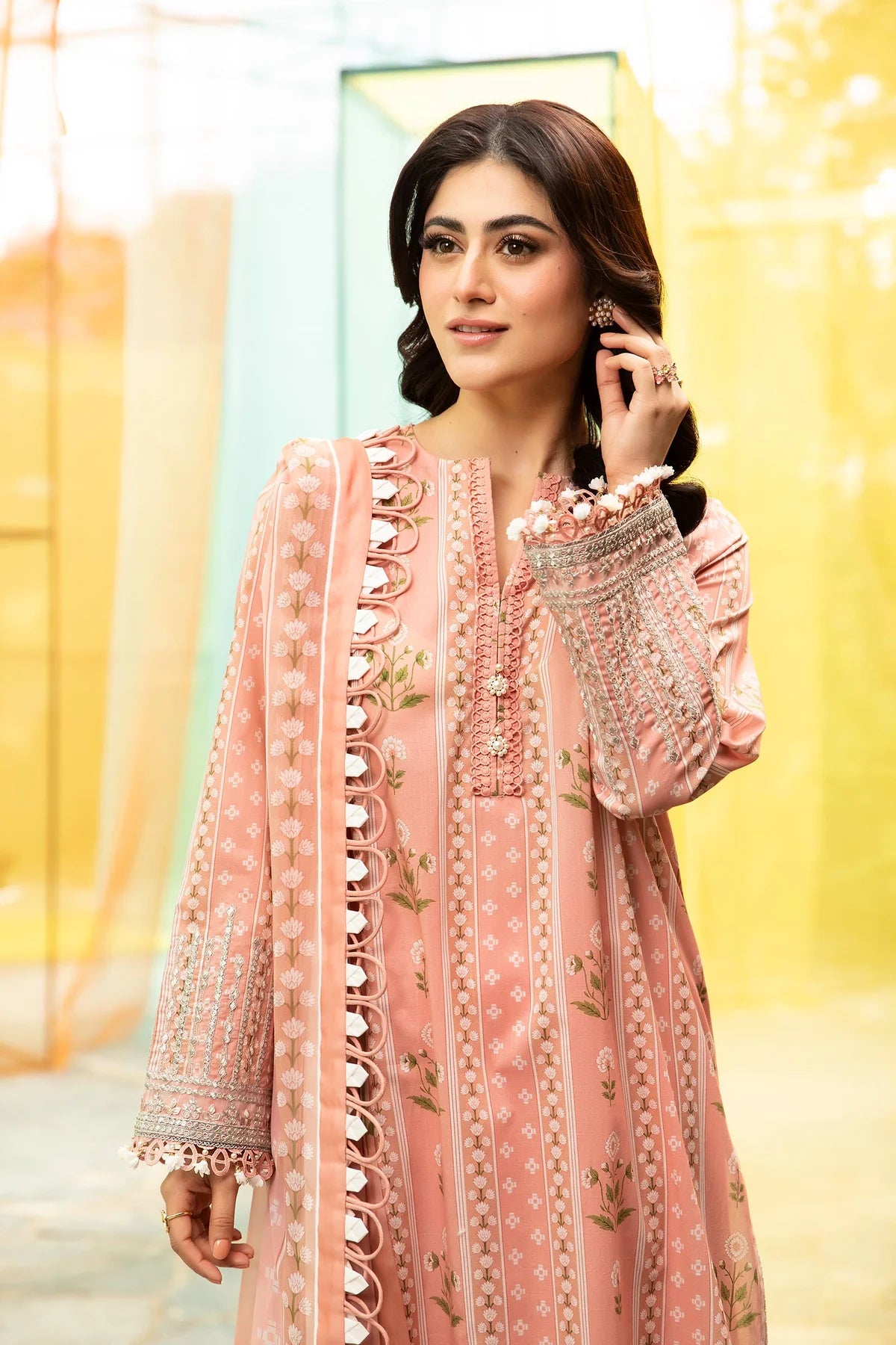 Maria B 3Pc Embroidered Lawn Suit MB-CUS25-711B gulbuy.com