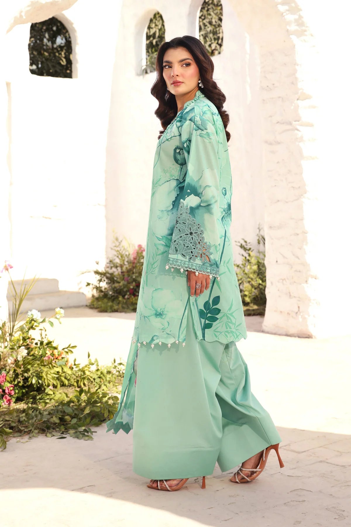 Maria B 3Pc Embroidered Lawn Suit MB-CUS25-713A gulbuy.com