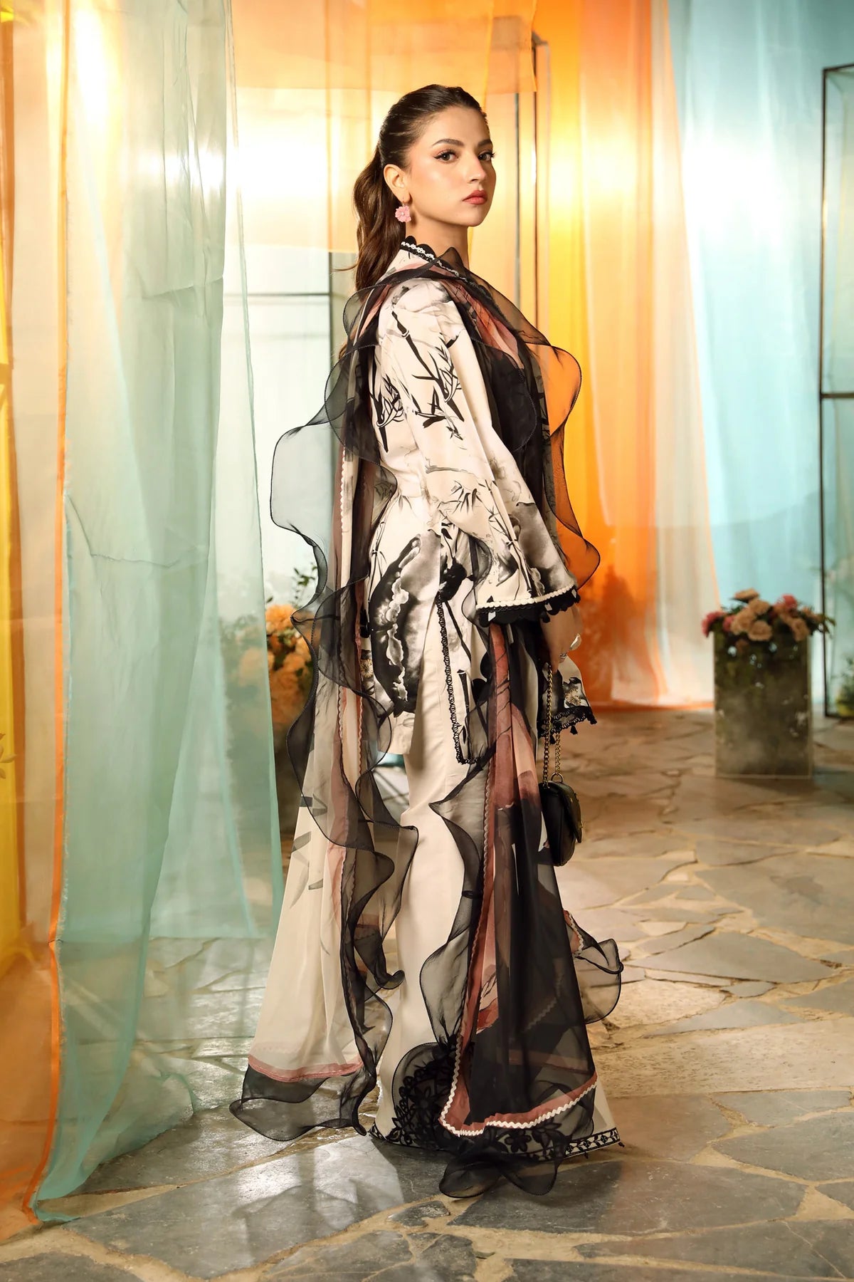 Maria B 3Pc Embroidered Lawn Suit MB-CUS25-713B gulbuy.com