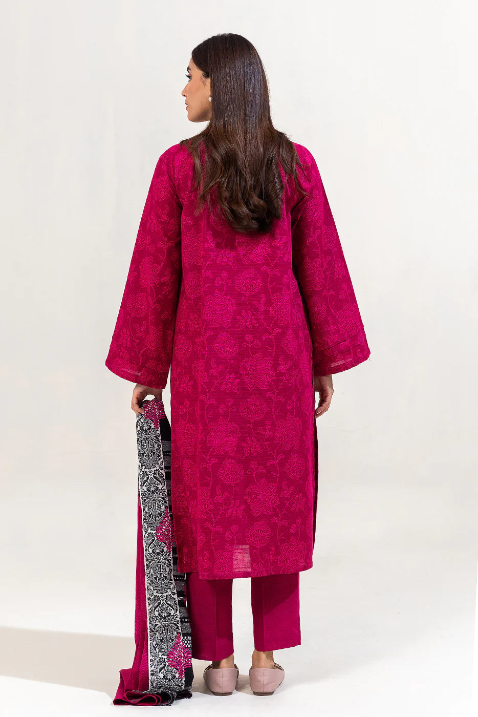 BEECHTREE 3PC EMBROIDERED KHADDAR SUIT-MAGENTA NOIR-MB22401UN005511 gulbuy.com