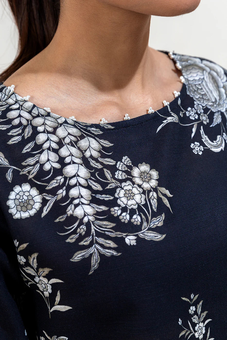 BEECHTREE 3PC PRINTED KHADDAR SUIT-SMOKEY ASH-MB22401UN005518 gulbuy.com