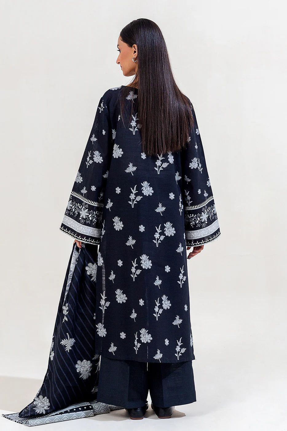 BEECHTREE 3PC PRINTED KHADDAR SUIT-SMOKEY ASH -MB22401UN005521 gulbuy.com