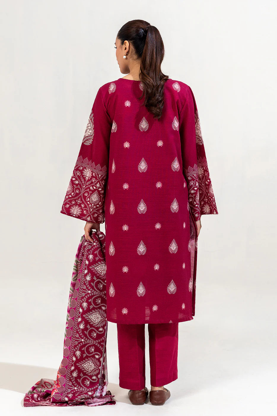 BEECHTREE 3PC PRINTED KHADDAR SUIT-SANGRIA STITCH-MB22401UN005523 gulbuy.com