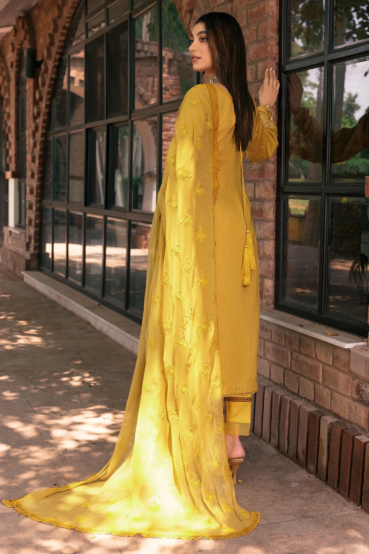 Motifz 3Pc Embroidered Lawn Suit 3390-DELNAZ gulbuy.com