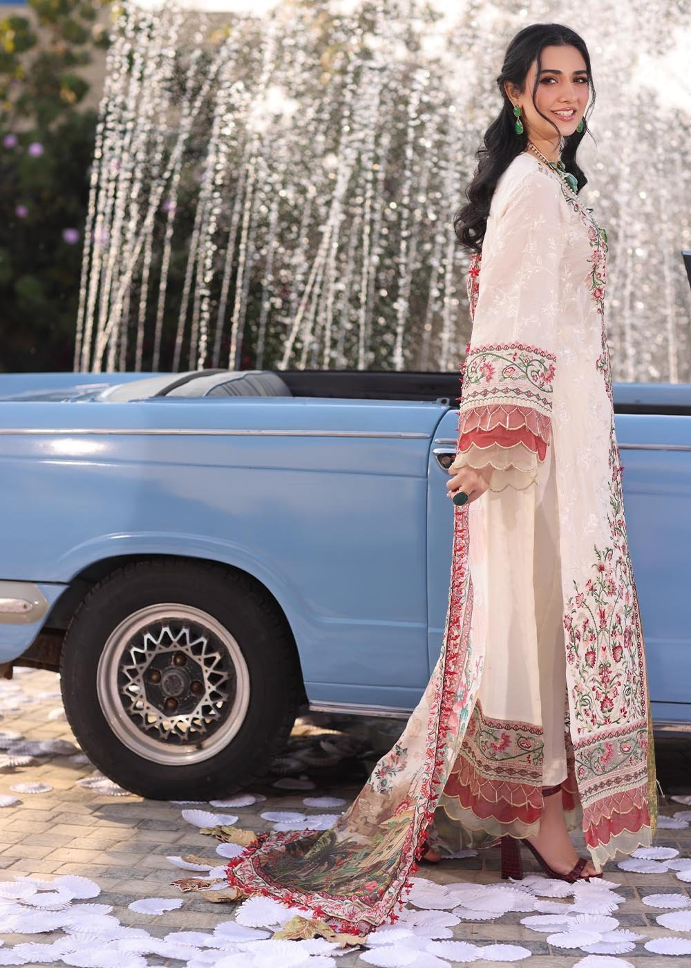 Musferah Saad Embroidered Lawn Suit Pearl gulbuy.com