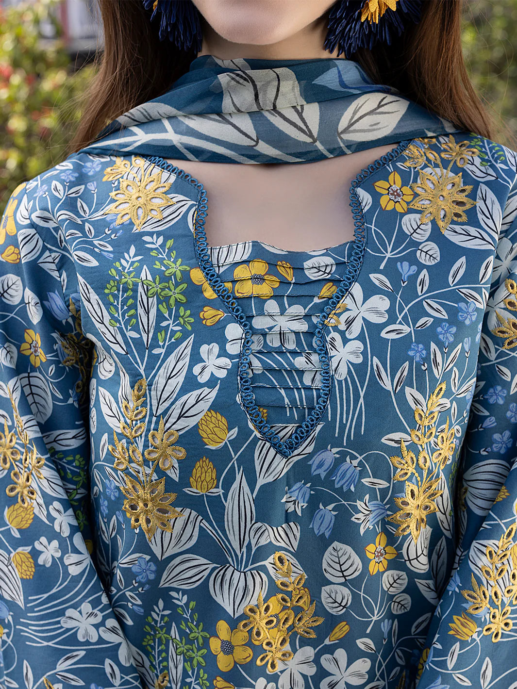 Izel 3Pc Embroidered Lawn Suit ROSY gulbuy.com