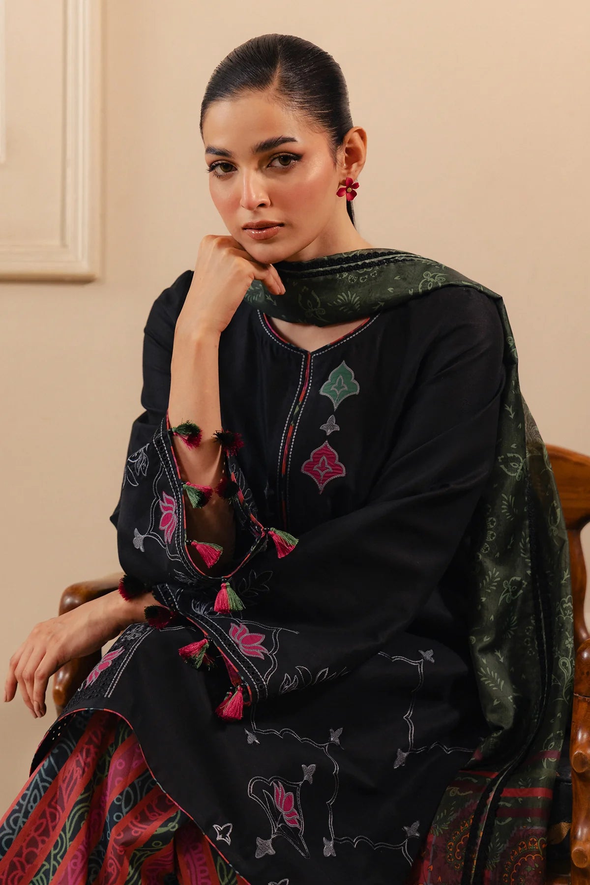 Jazmin 3Pc Embroidered Lawn Suit USE-9334