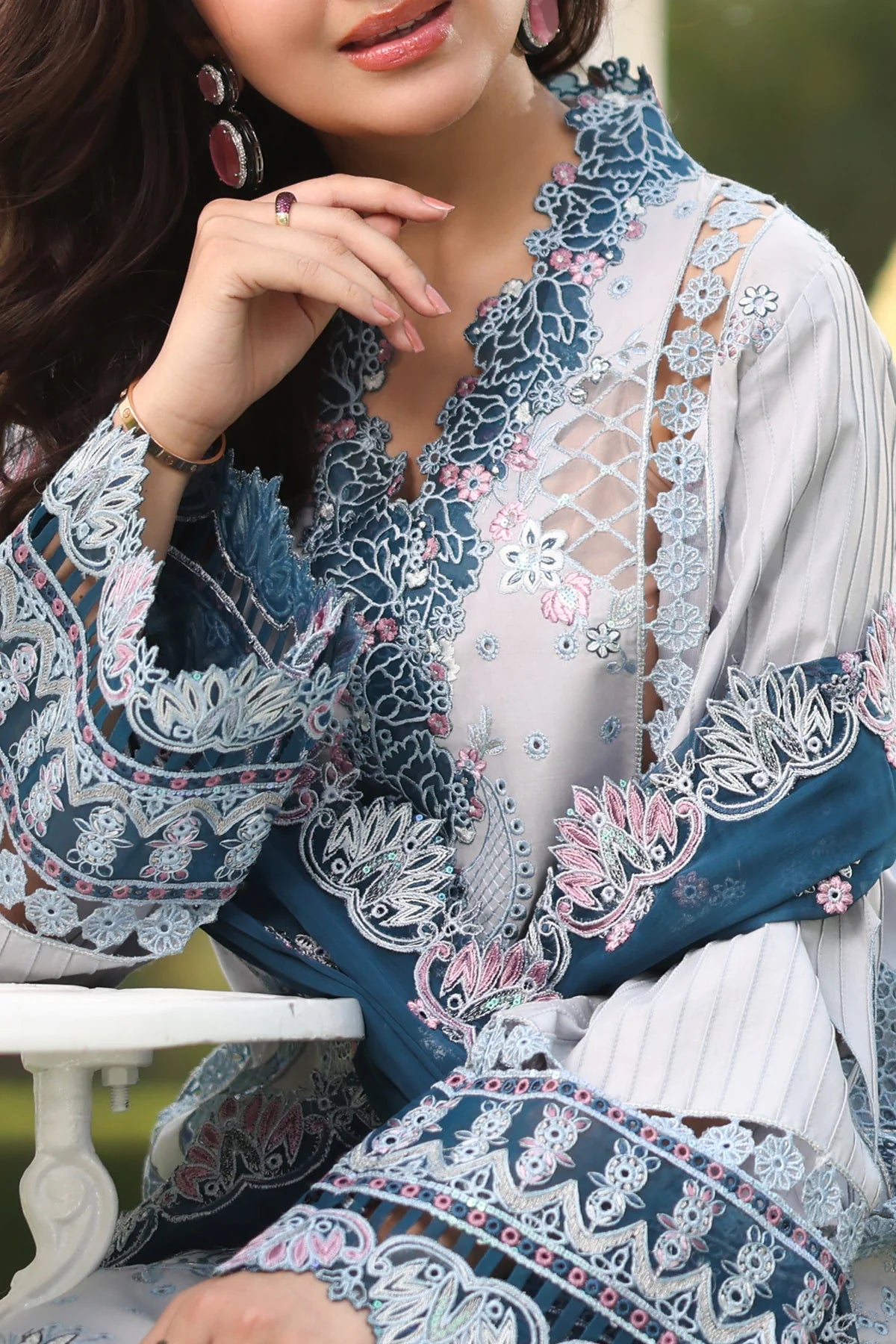 Imrozia 3Pc Embroidered Lawn Suit SL 96 MUNIRA gulbuy.com