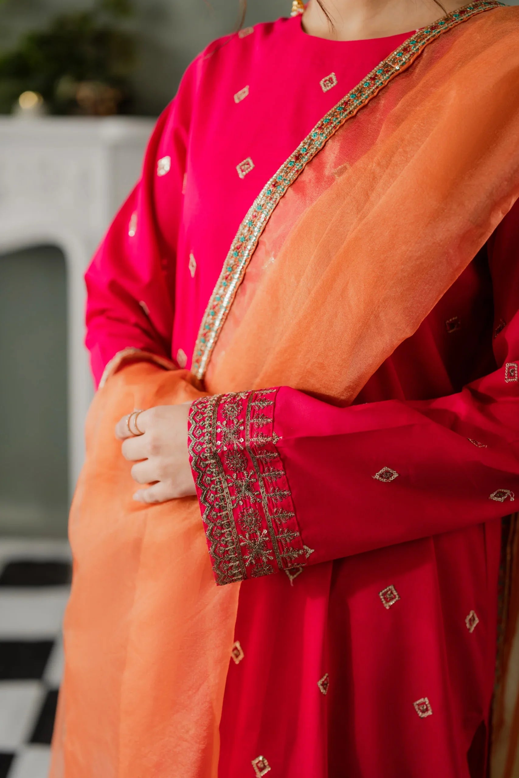 Kastoor 3Pc Embroidered Lawn Suit EF-286 gulbuy.com