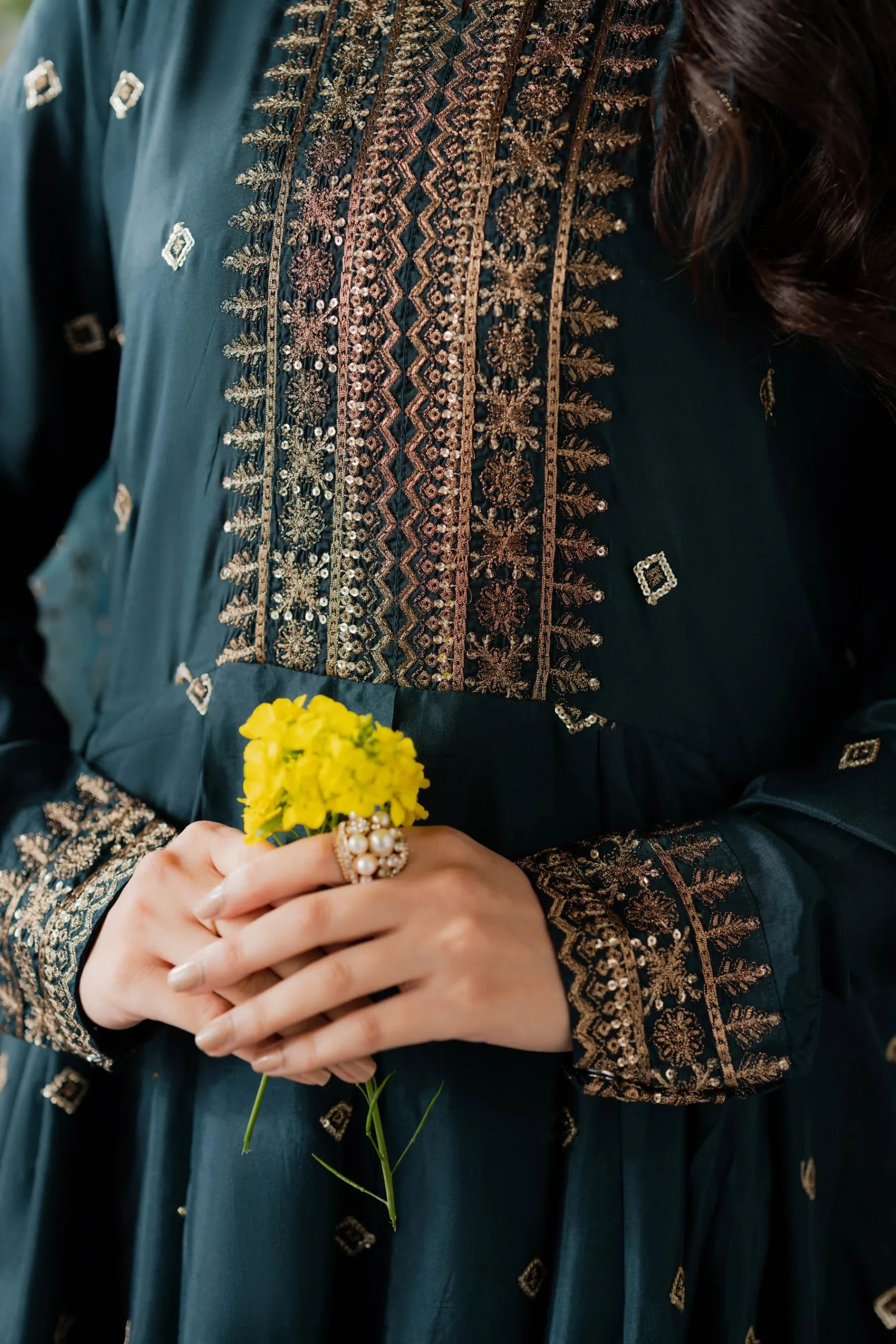 Kastoor 3Pc Embroidered Silk Suit EF-282 gulbuy.com