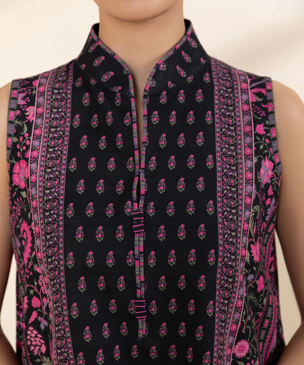 Sapphire 3Pc Printed Khaddar Suit PDY24DFV83TS gulbuy.com