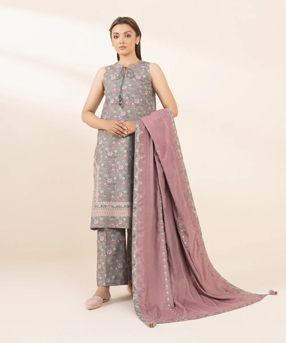 SAPPHIRE 3Pc Embroidered Khaddar Suit U3PEDY24V911