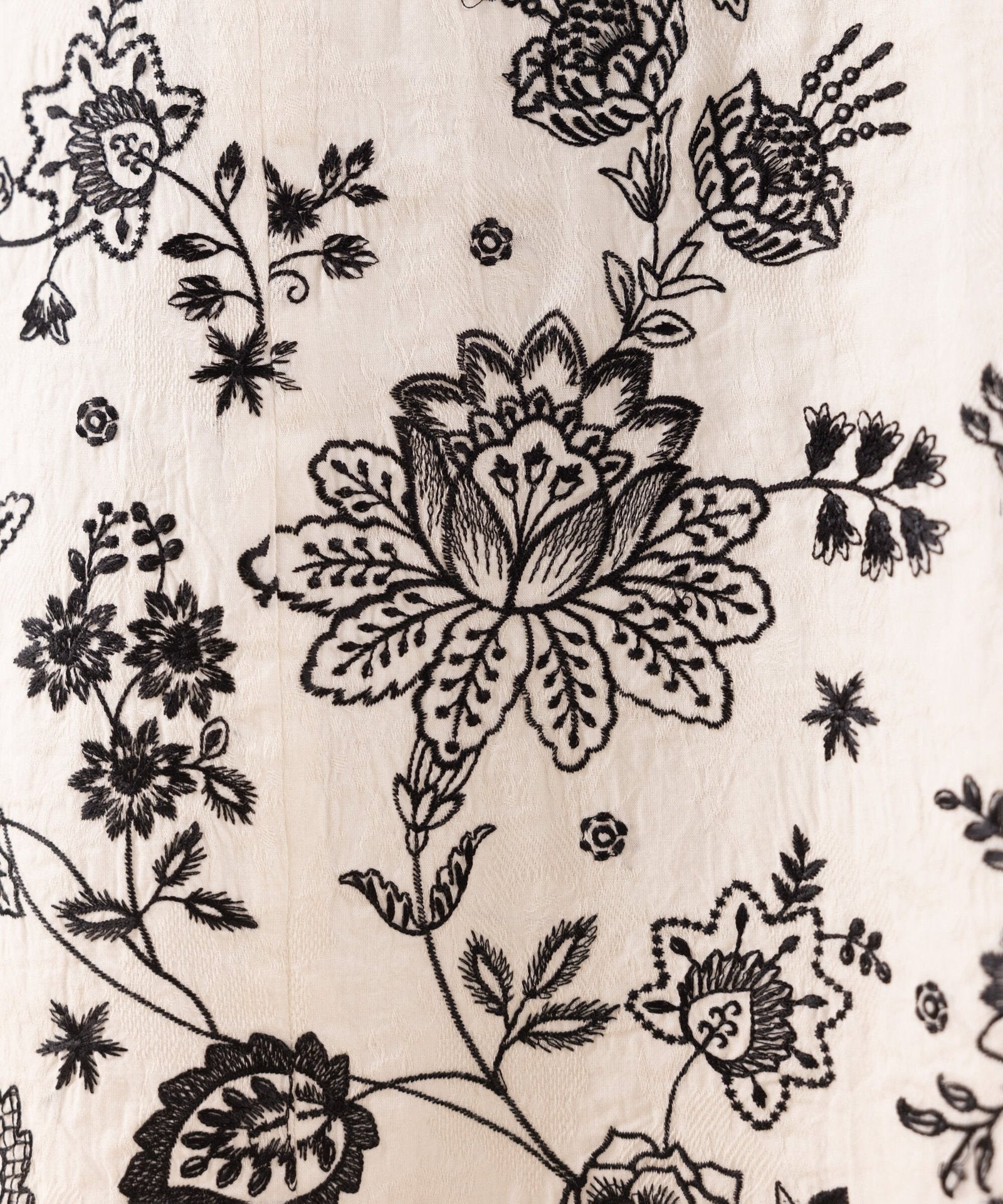 Sapphire 3Pc Embroidered Jacquard Suit U3PESG25V412 gulbuy.com