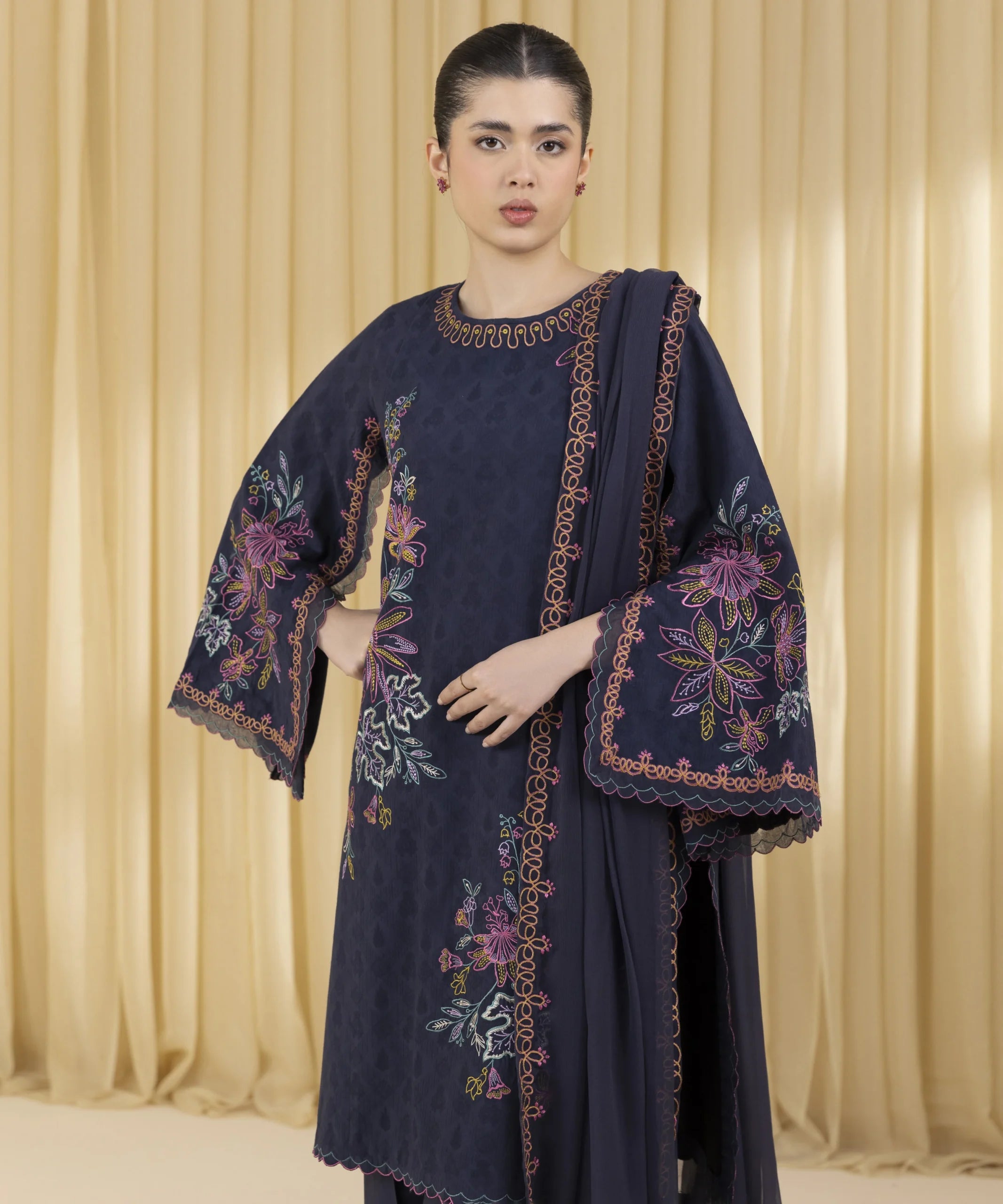 Sapphire 3Pc Embroidered Jacquard Suit U3PEST25V312 gulbuy.com