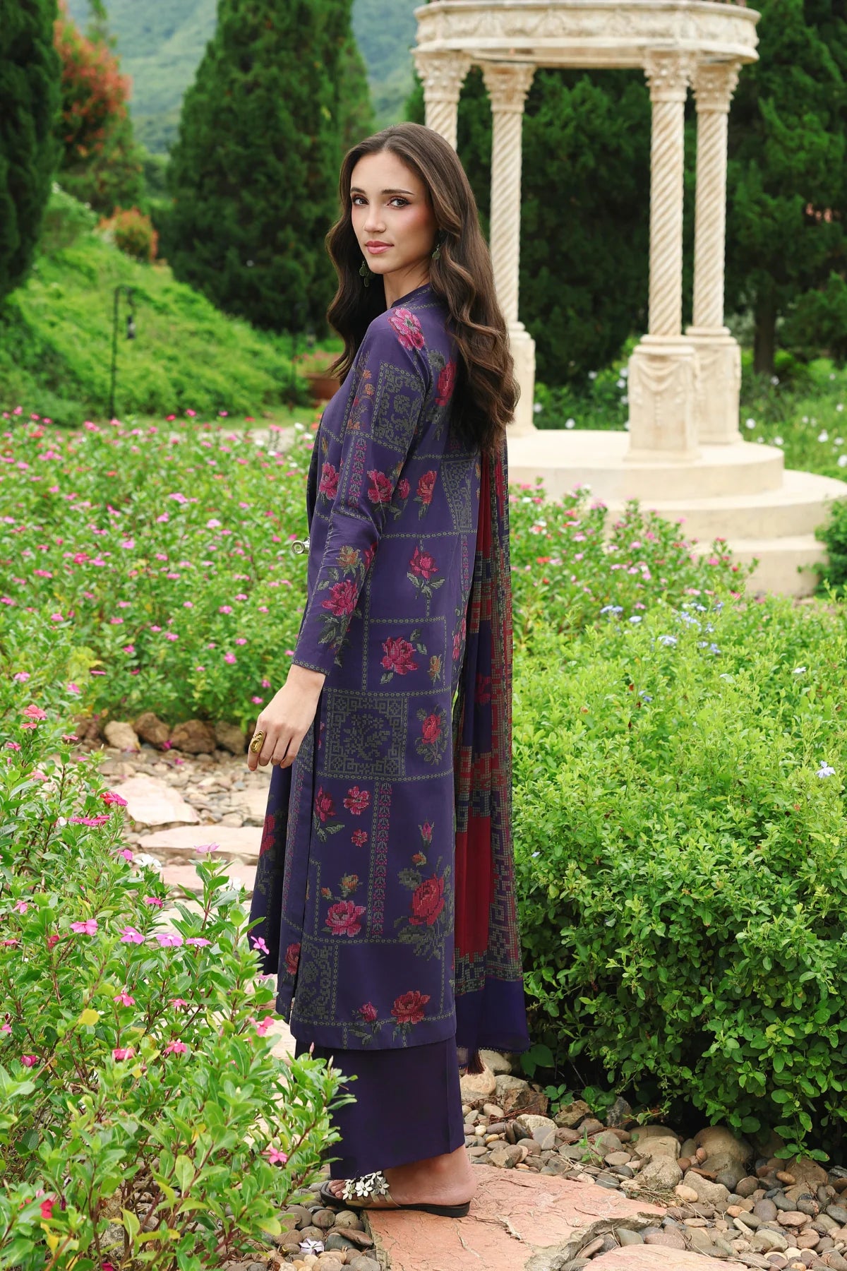 Jazmin 3Pc  Printed  Lawn Suit USE-9400