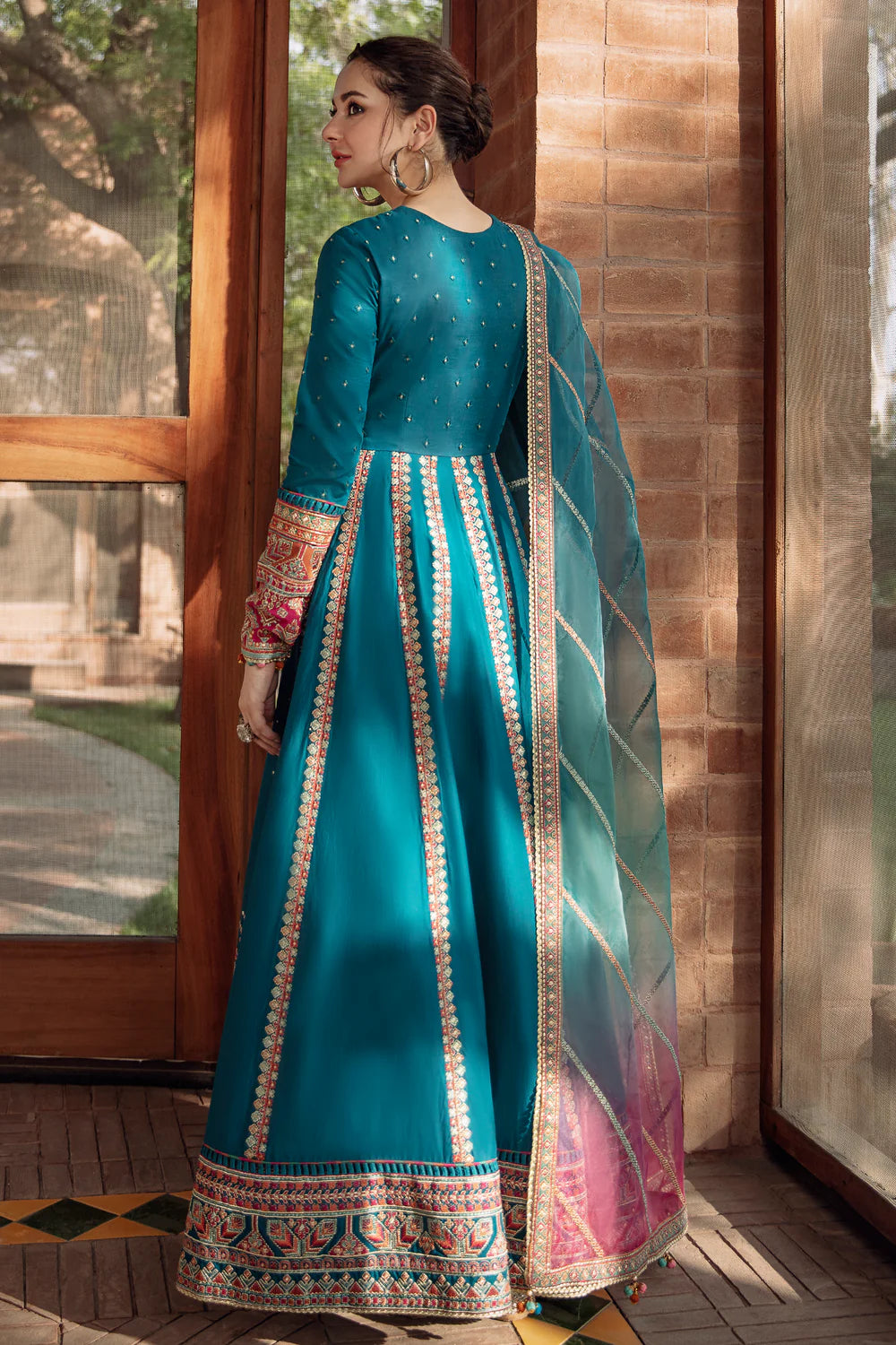 Jazmin 3Pc Embroidered Lawn Suit SL22-D3 gulbuy.com