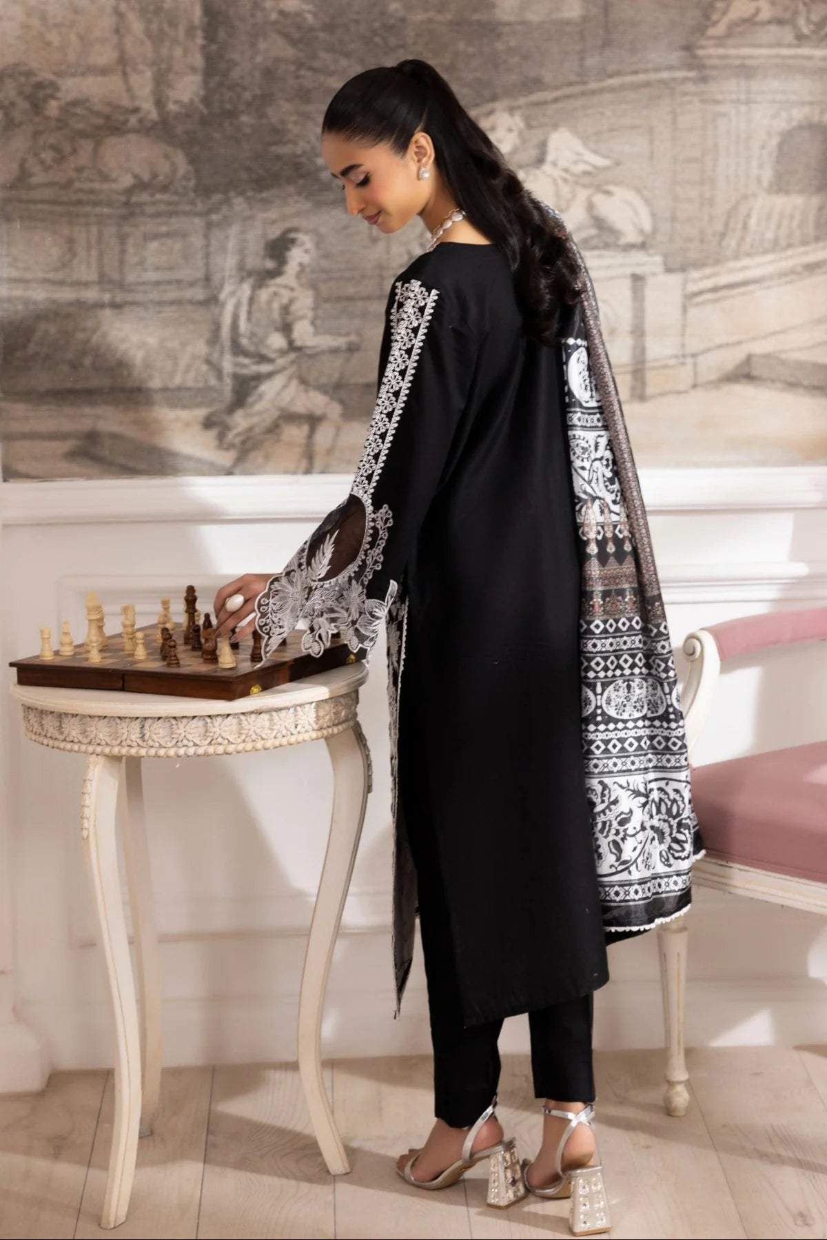 Mohagni 3Pc Embroidered Lawn Suit ZE-05 gulbuy.com