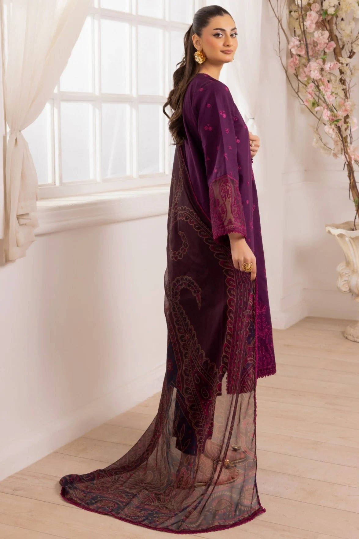 Mohagni 3Pc Embroidered Lawn Suit ZE-07 gulbuy.com