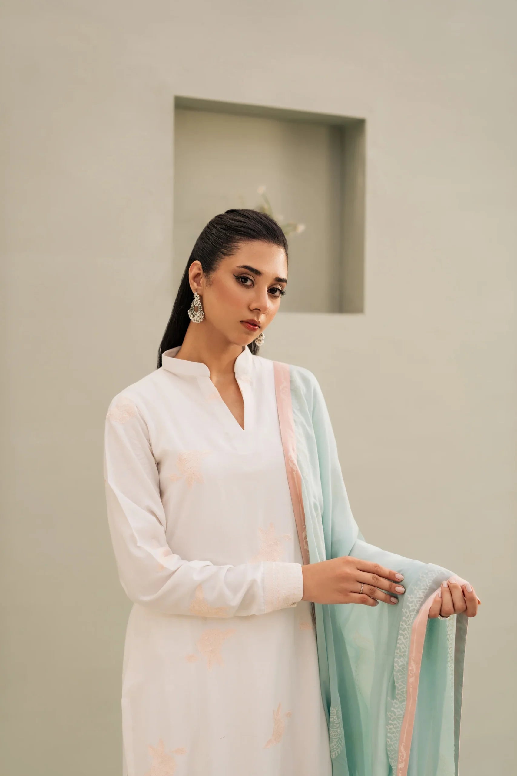 Kastoor 3Pc Embroidered Lawn Suit AW-141 gulbuy.com