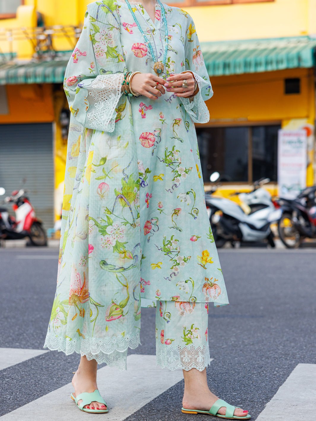 ALMIRAH 3 PIECE LAWN SUIT (ALP-3PS-1841)