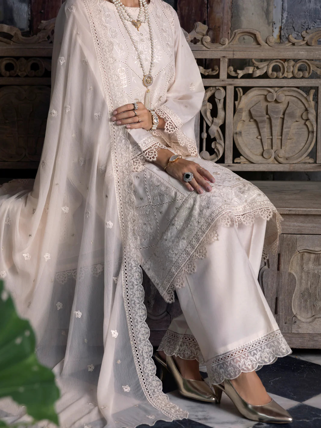 Almirah 3Pc Embroidery Lawn Suit ALP-3PS-2113 gulbuy.com