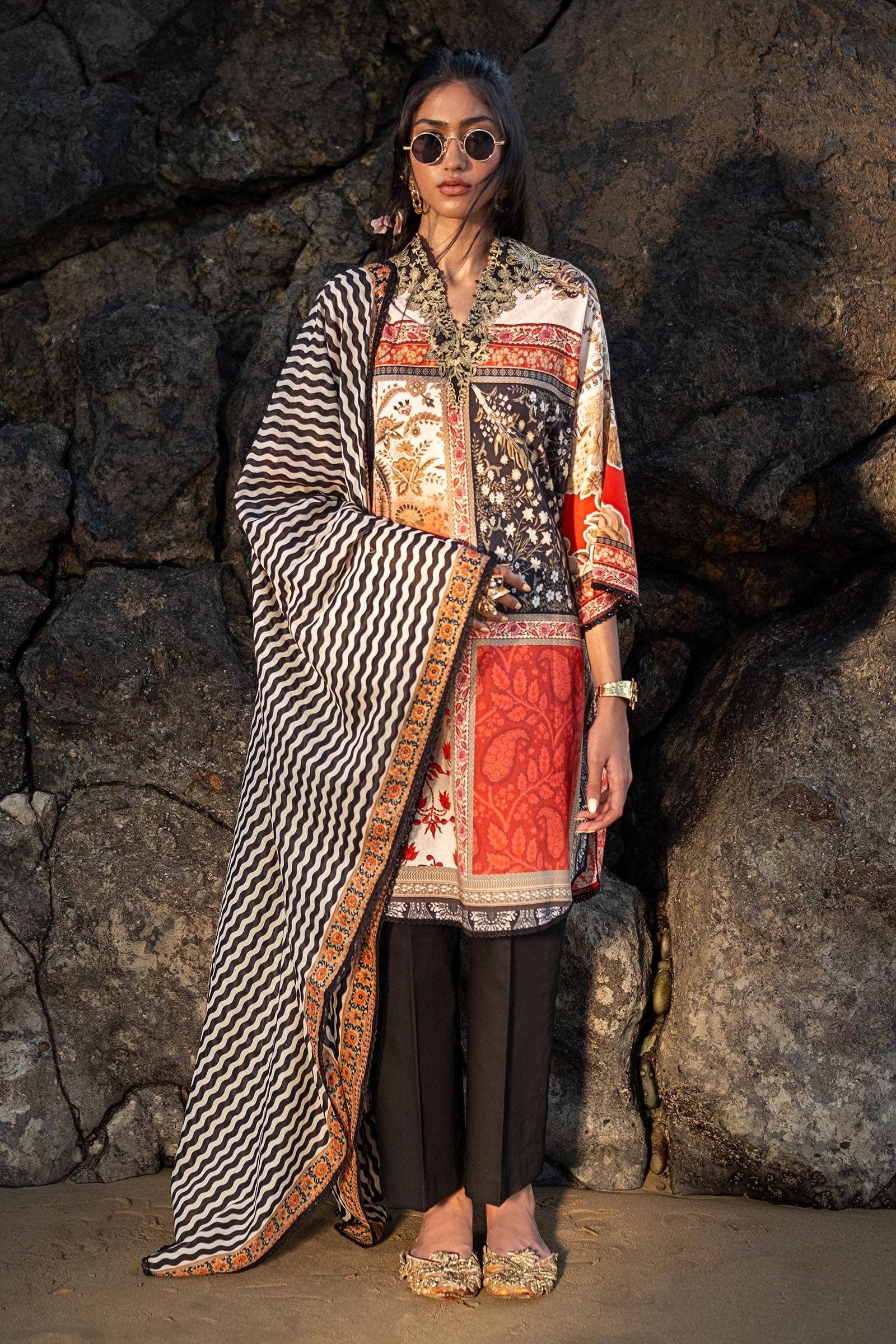 Sana Safinaz 3 Piece Embroidered Lawn Suit (H241-028A-2BG)
