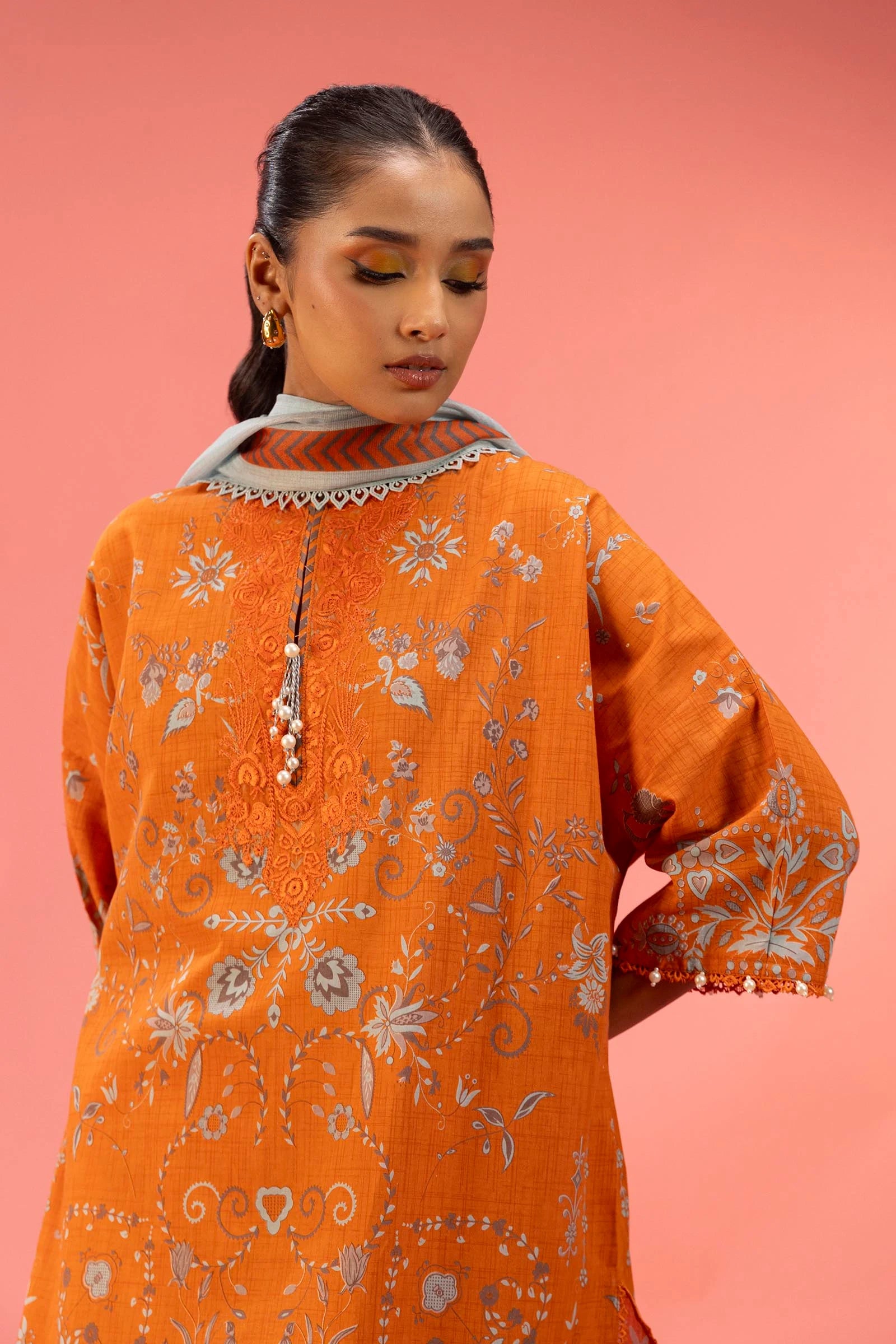 Sana Safinaz 3Pc Embroidered Lawn Suit H251-016B-3AS gulbuy.com