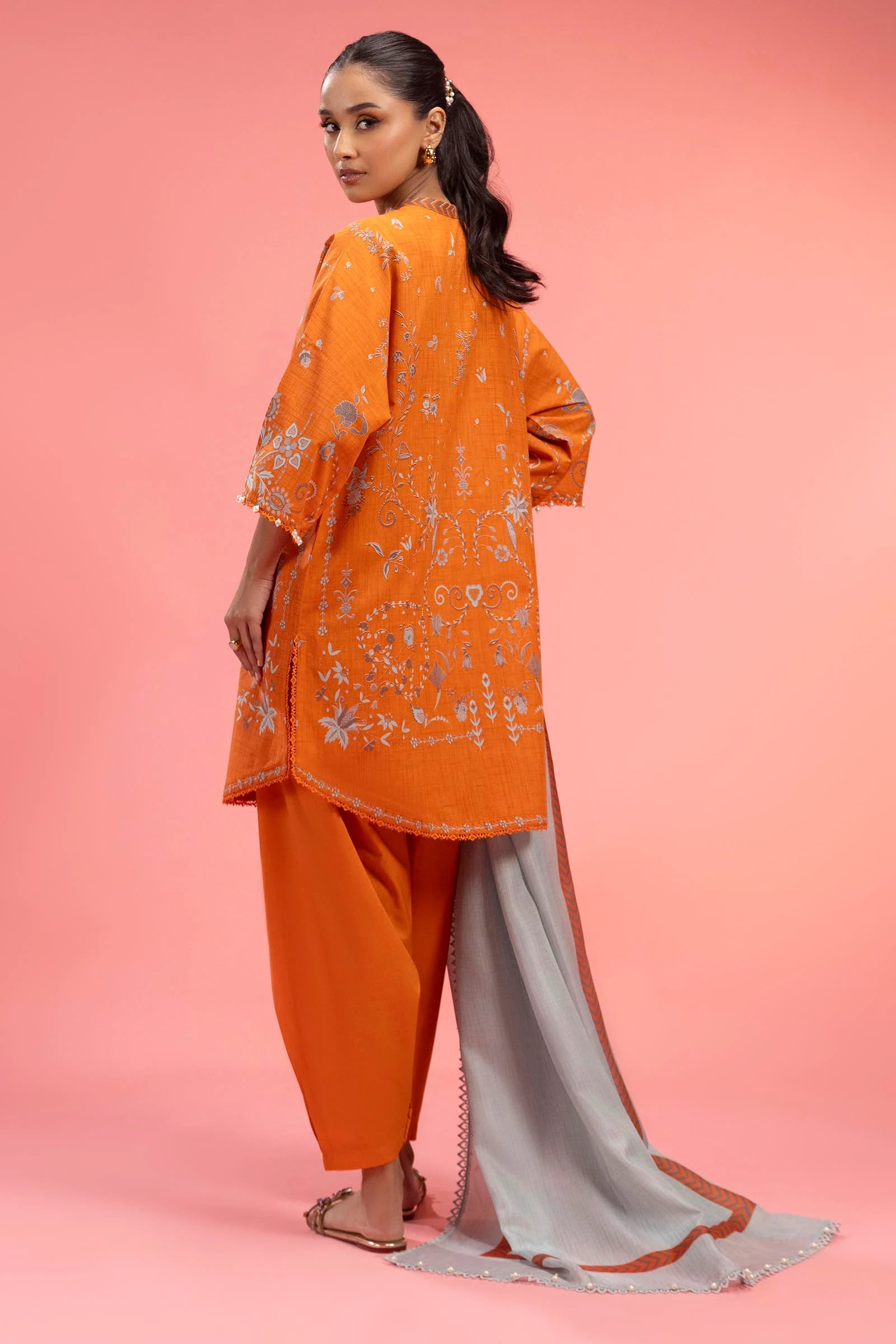 Sana Safinaz 3Pc Embroidered Lawn Suit H251-016B-3AS gulbuy.com