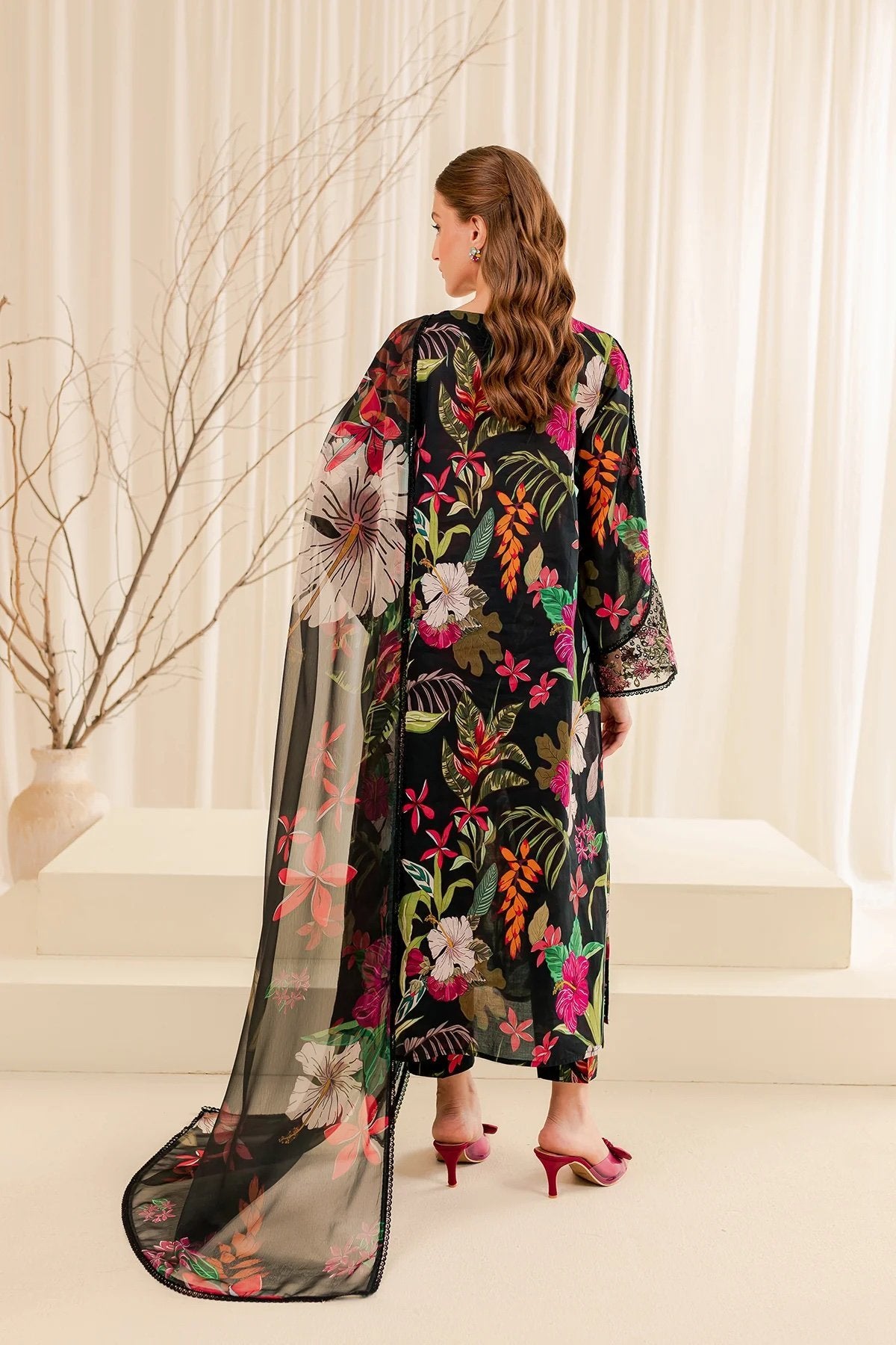 3 PIECE PRINTED LAWN SUIT (EBONY PASSION) gulbuy.com