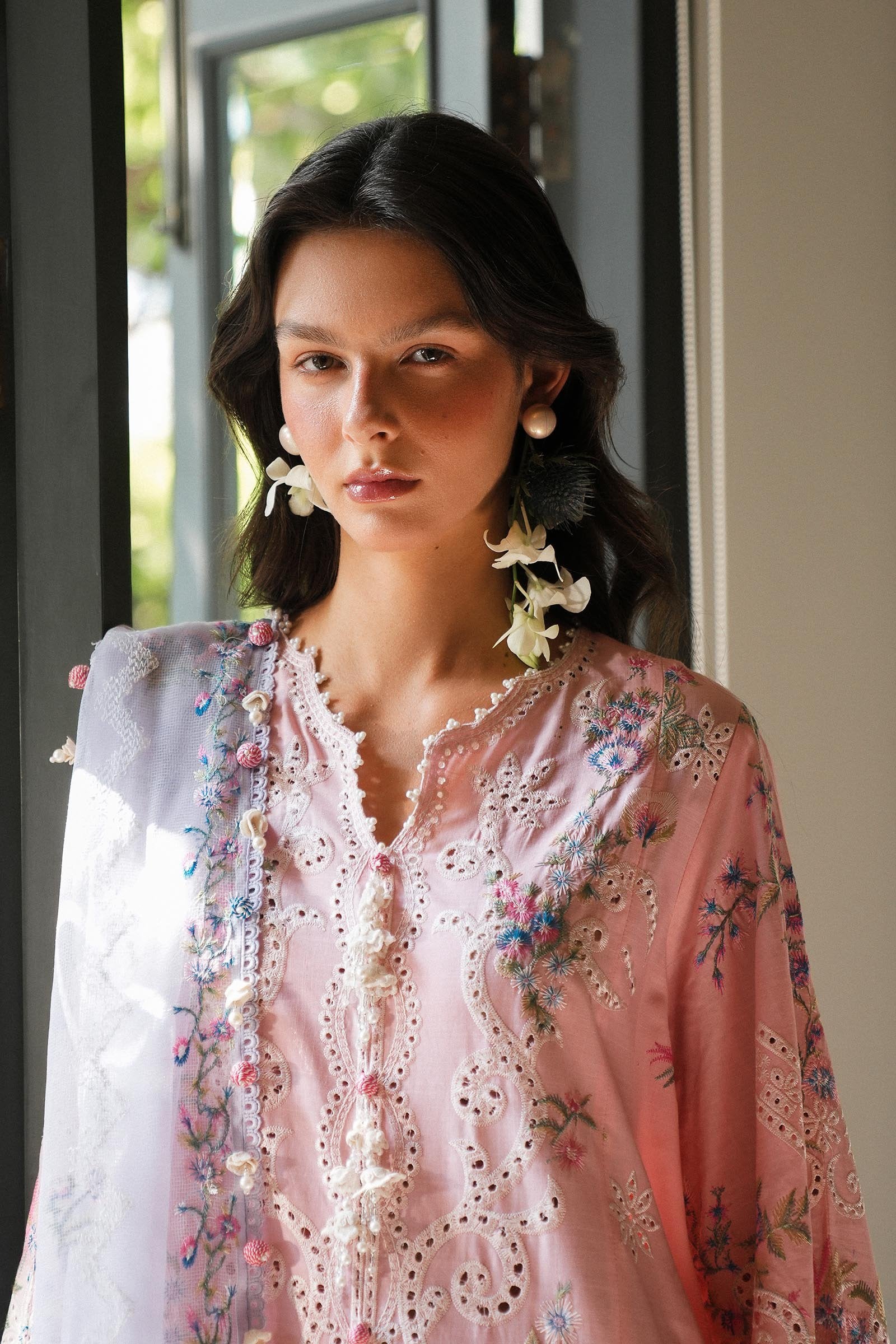 Sana Safinaz 3Pc Embroidered Lawn Suit L251-001B-3CT gulbuy.com