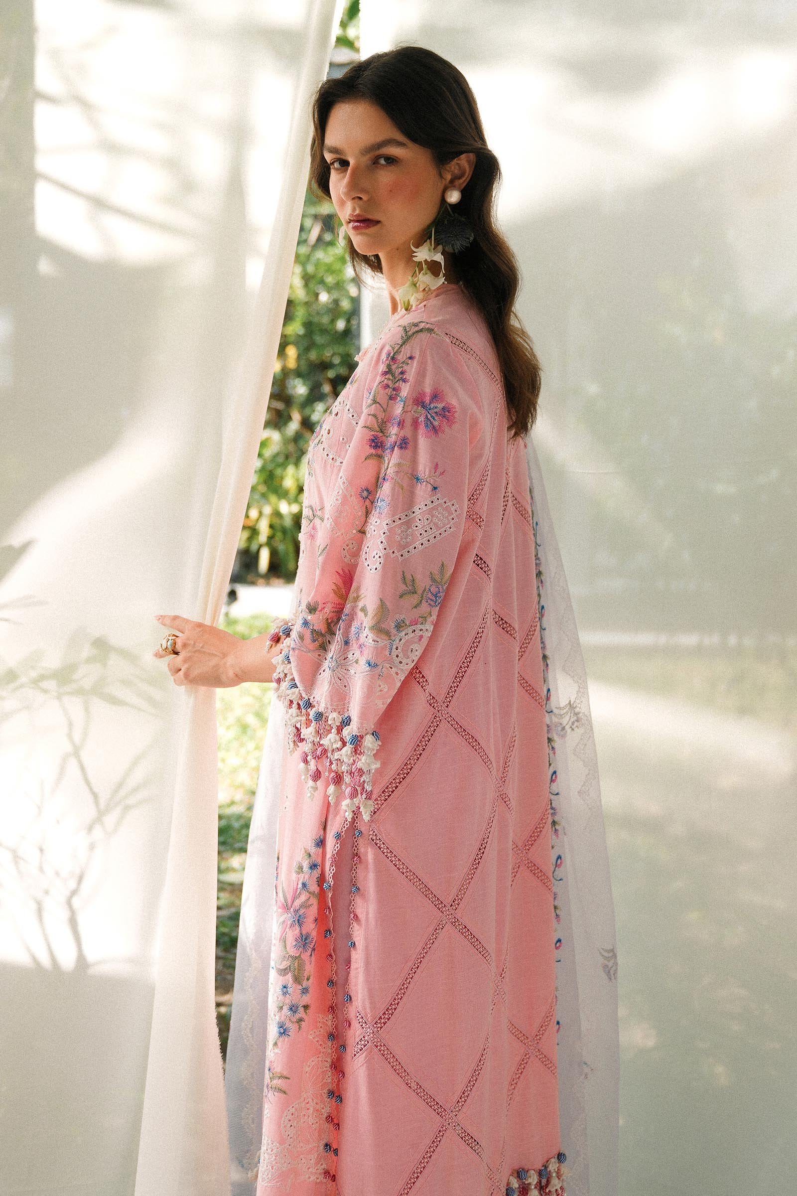Sana Safinaz 3Pc Embroidered Lawn Suit L251-001B-3CT gulbuy.com