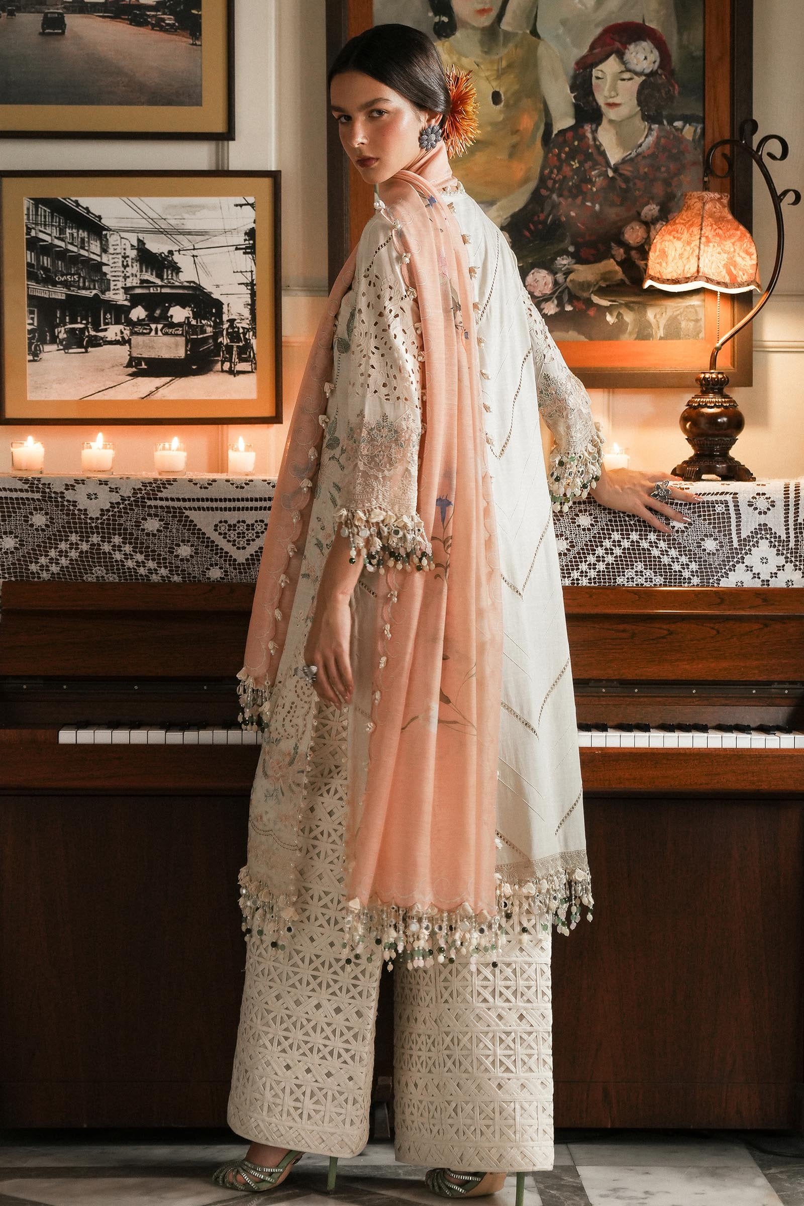 Sana Safinaz 3Pc Embroidered Lawn Suit L251-003A-3DI gulbuy.com