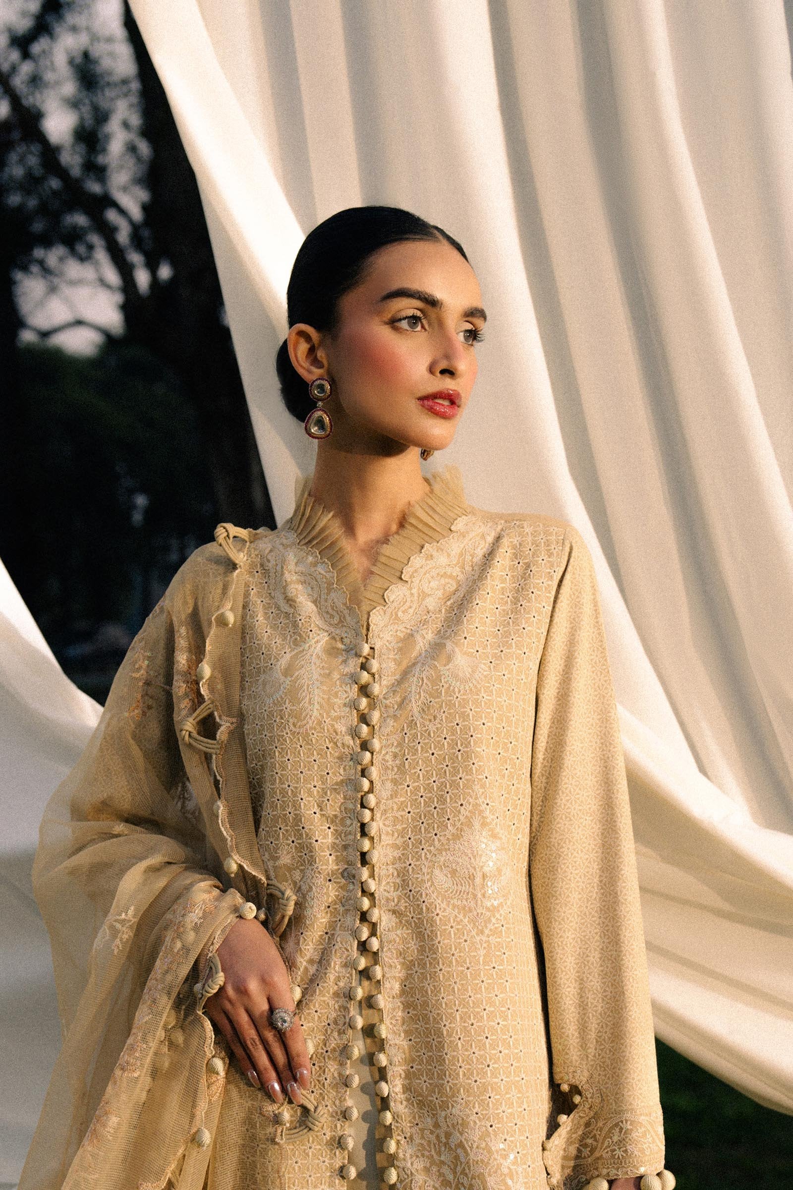 Sana Safinaz 3Pc Embroidered Lawn Suit L251-004A-3CT gulbuy.com