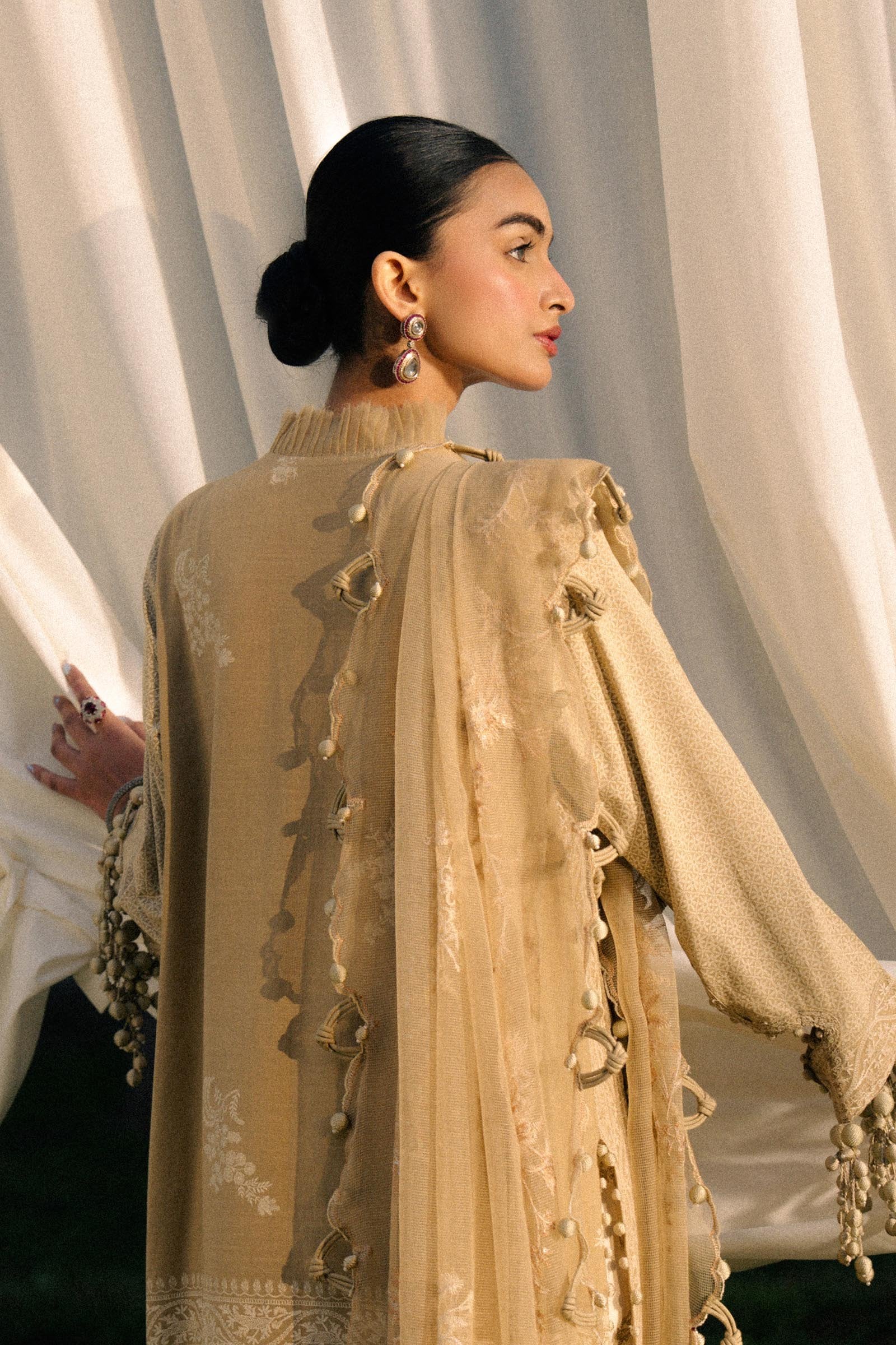 Sana Safinaz 3Pc Embroidered Lawn Suit L251-004A-3CT gulbuy.com