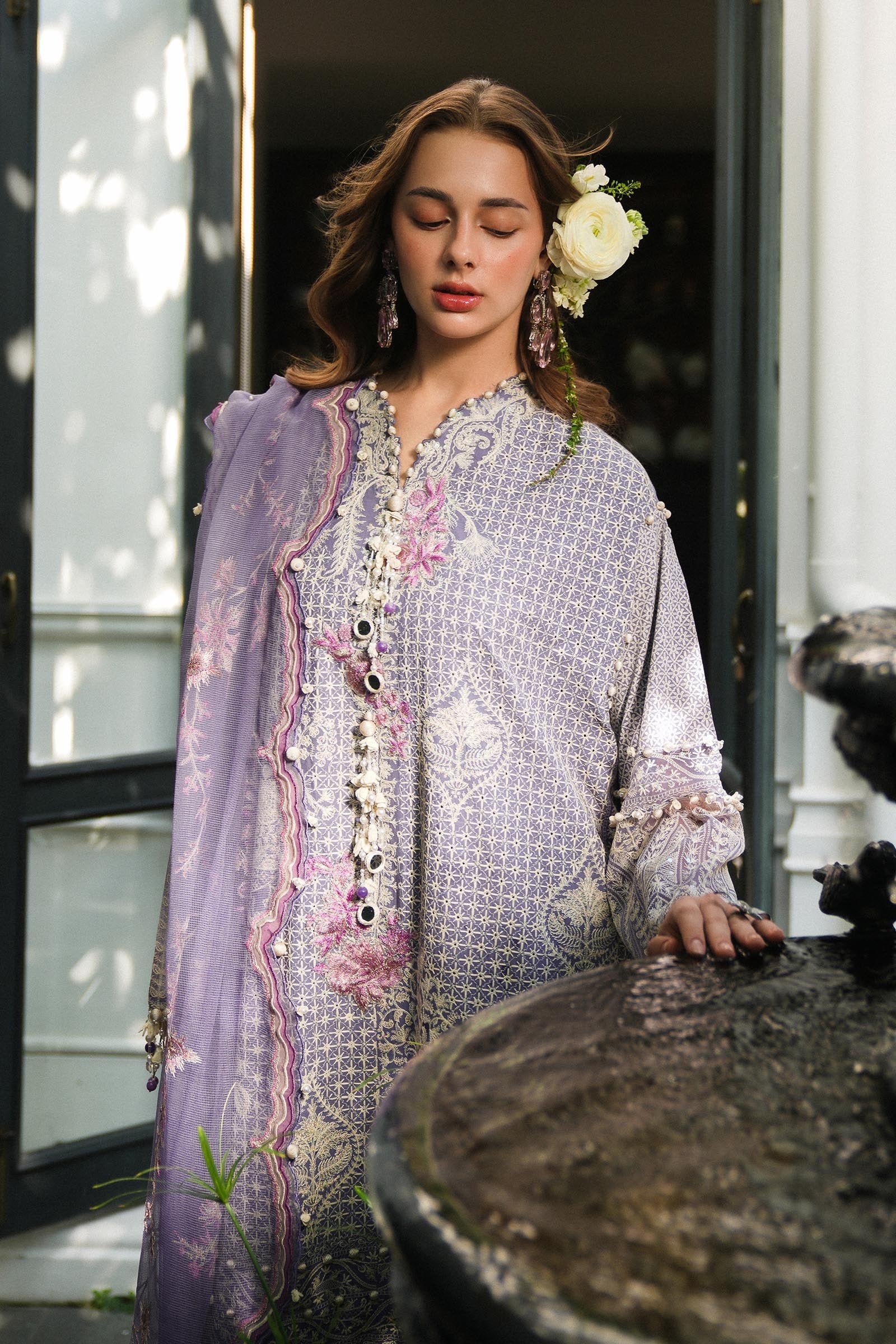 Sana Safinaz 3Pc Embroidered Lawn Suit L251-004B-3CT gulbuy.com