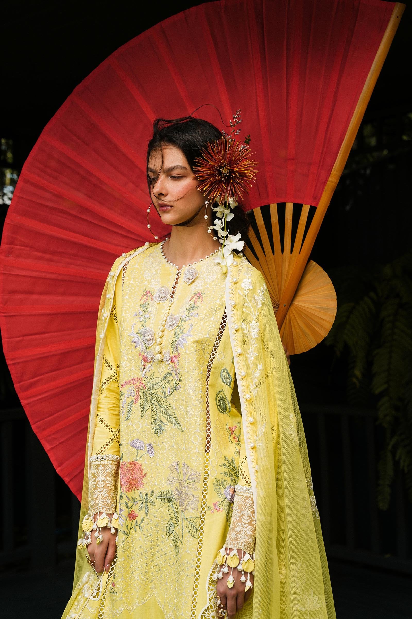Sana Safinaz 3Pc Embroidered Lawn Suit L251-005B-3CT gulbuy.com