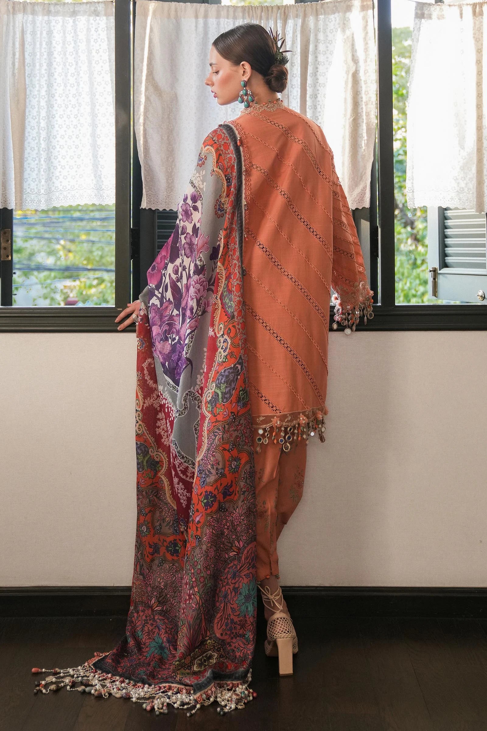 Sana Safinaz 3Pc Embroidered Lawn Suit L251-007A-3CT gulbuy.com