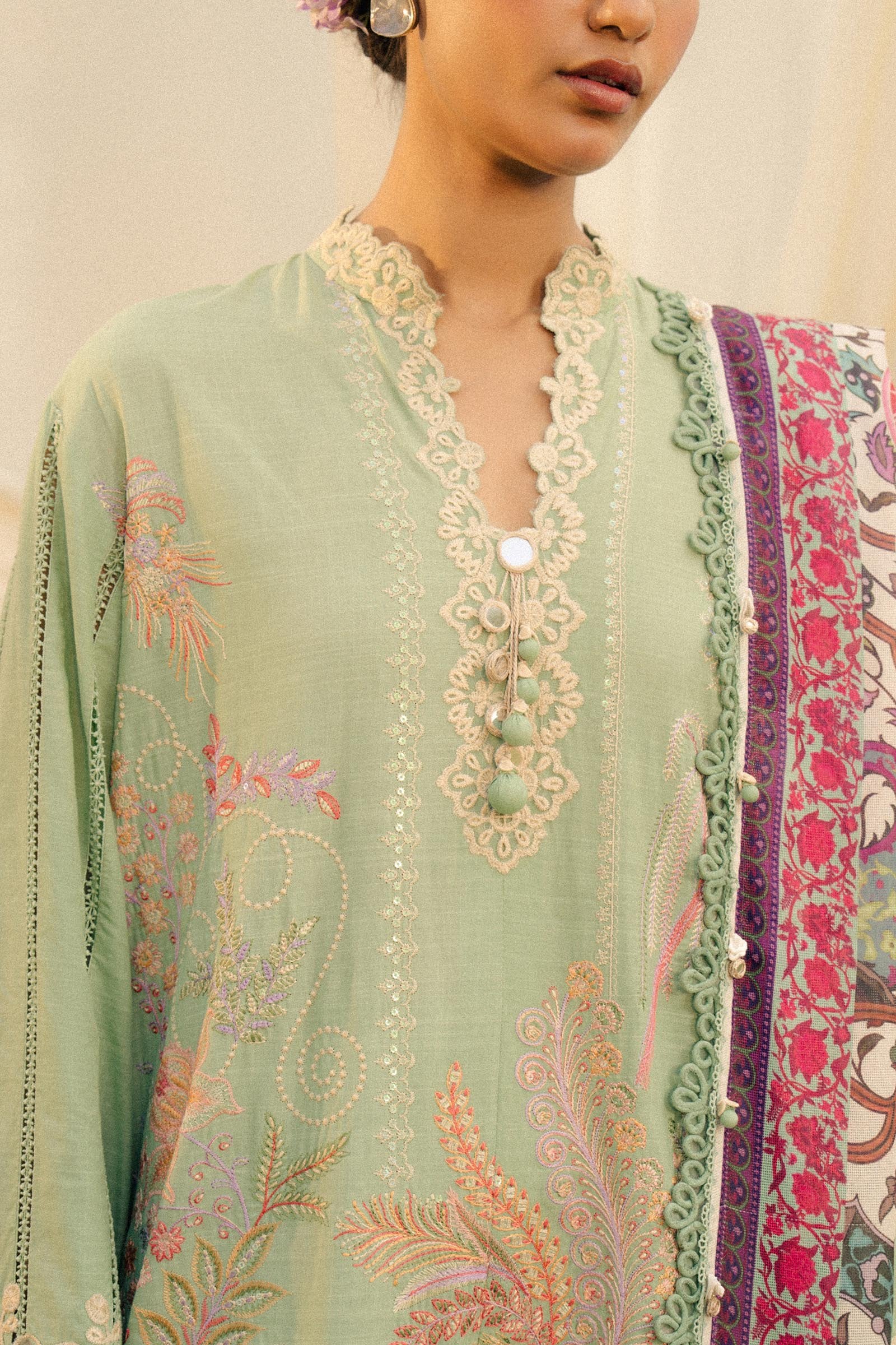 Sana Safinaz 3Pc Embroidered Lawn Suit L251-007B-3CT gulbuy.com