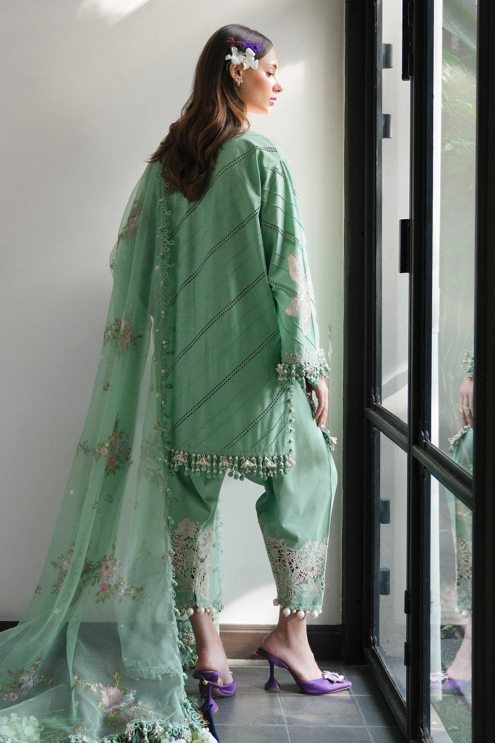 Sana Safinaz 3Pc Embroidered Lawn Suit L251-008A-3CT gulbuy.com