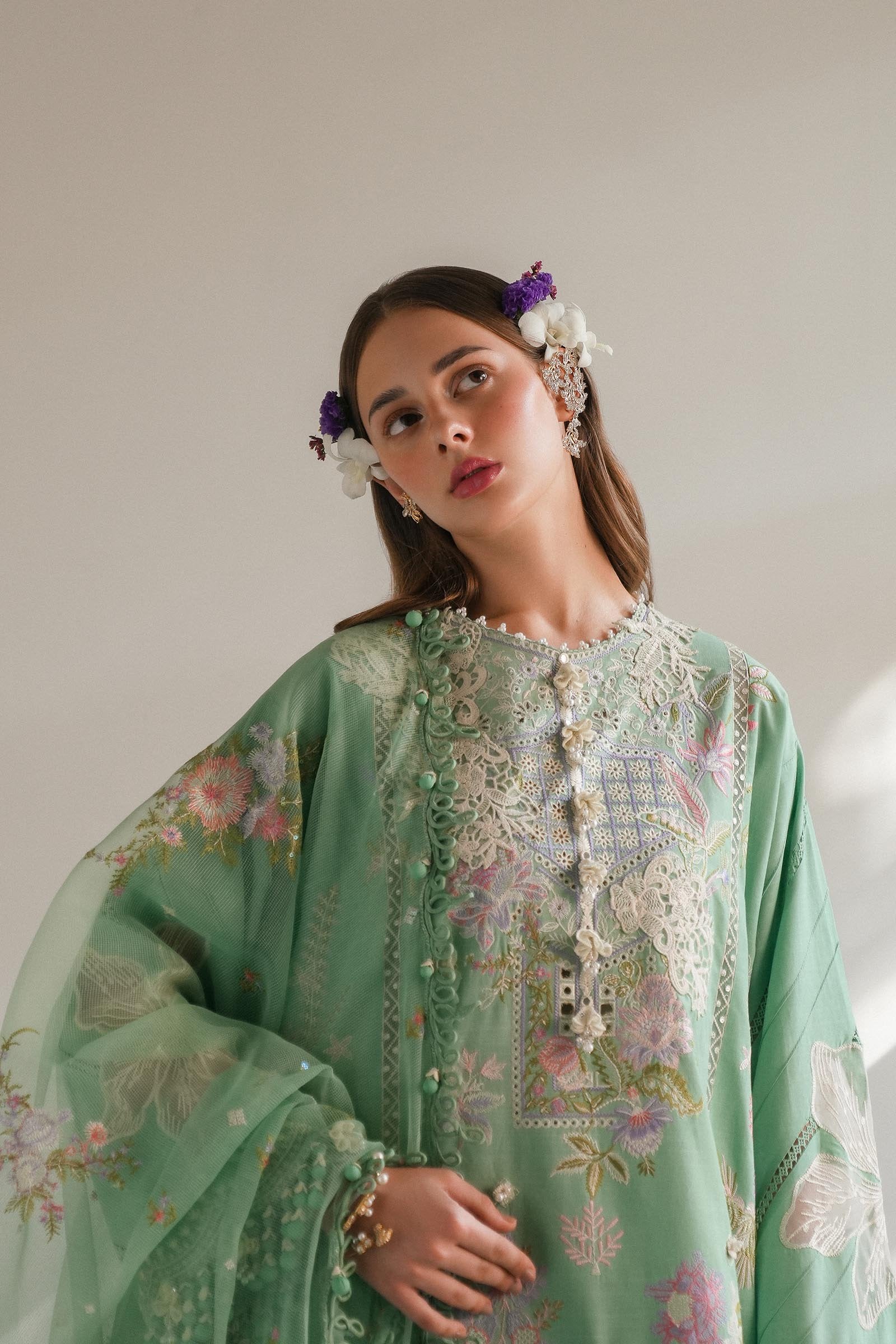 Sana Safinaz 3Pc Embroidered Lawn Suit L251-008A-3CT gulbuy.com