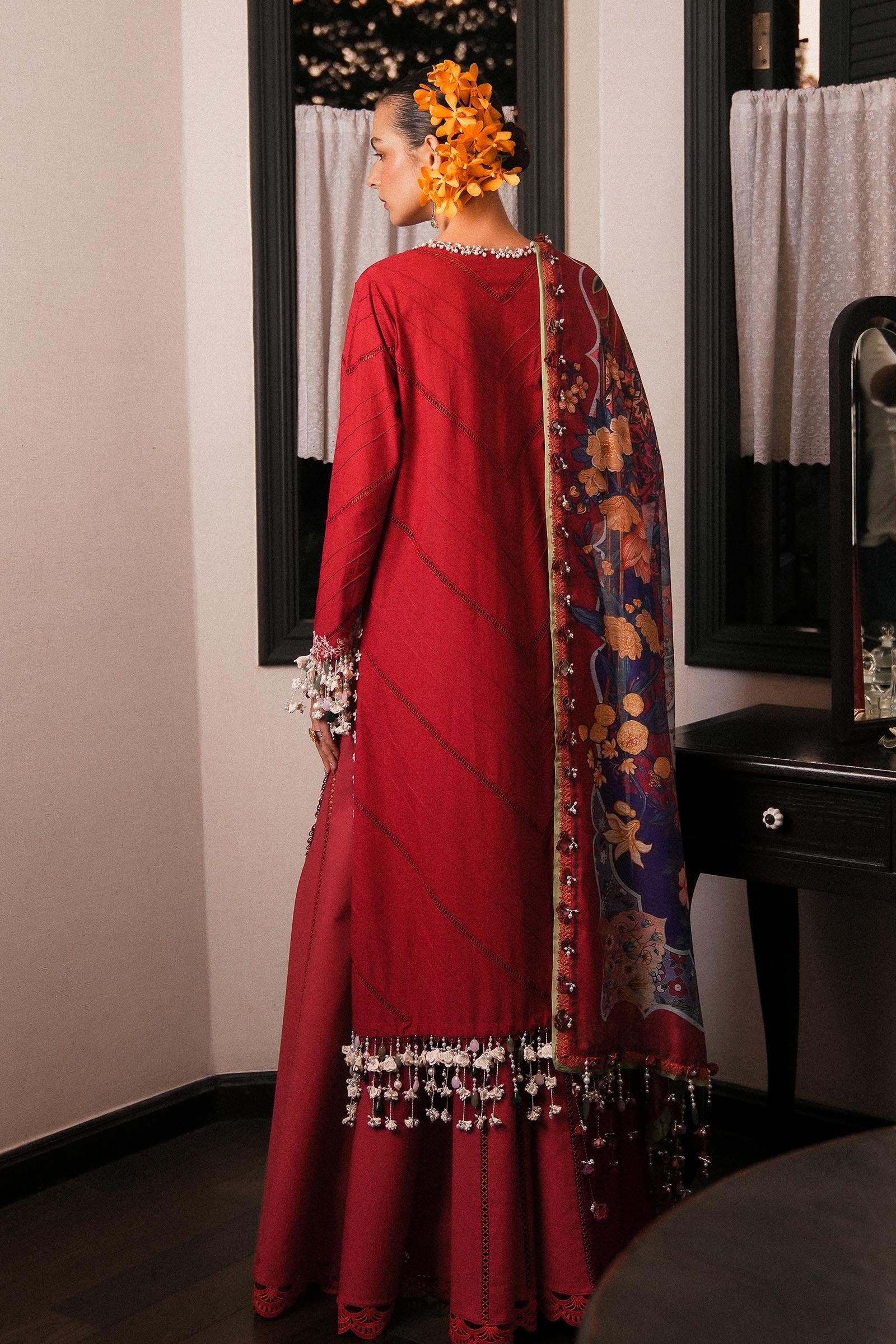 Sana Safinaz 3Pc Embroidered Lawn Suit L251-009A-3DI gulbuy.com