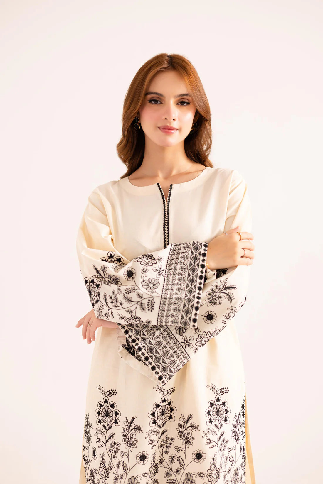 Silayi Pret 2Pc Embroidered Lawn Suit 1142 gulbuy.com