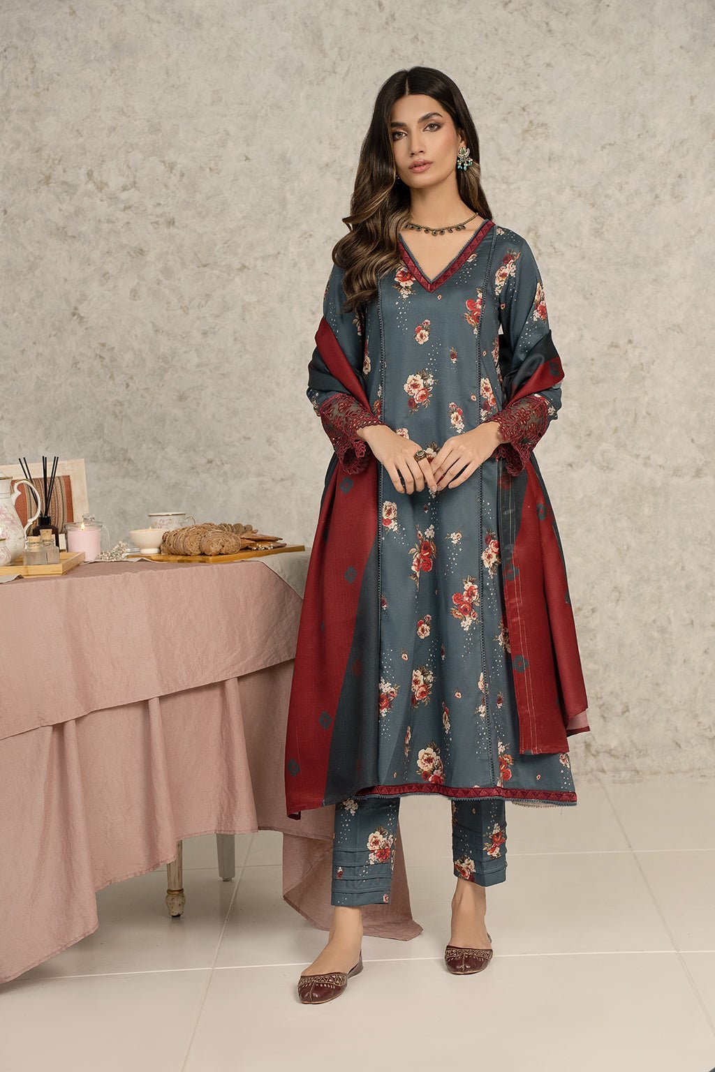 3 PIECE IZNIK EMBROIDERED ORGANZA SUIT (UE-173-LUMINOUS)