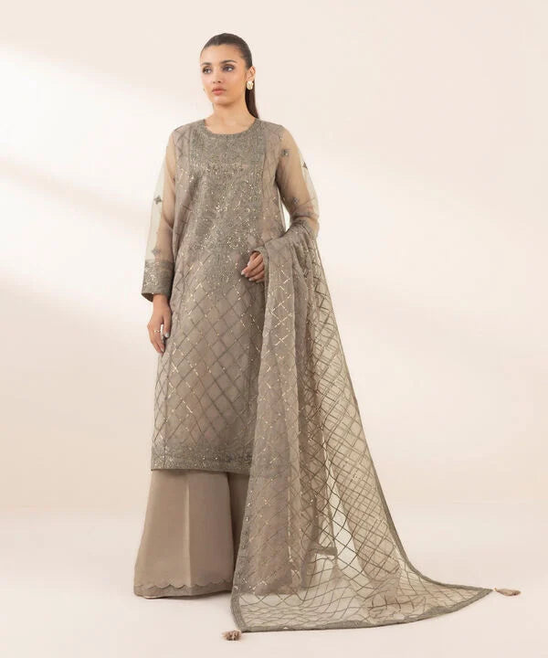 BEECHTREE 3PC PRINTED KHADDAR SUIT-MONOCHROME PITCH-MB22401UN005515 gulbuy.com