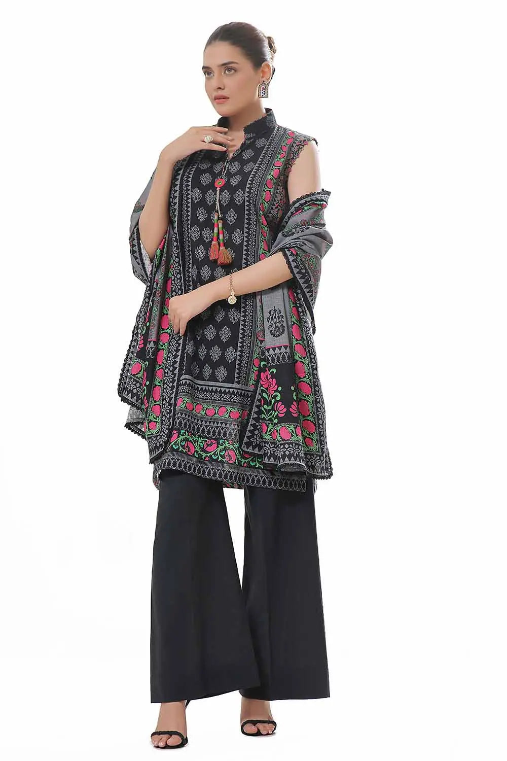 GulAhmed 3Pc Printed Khaddar Suit WNS-42132